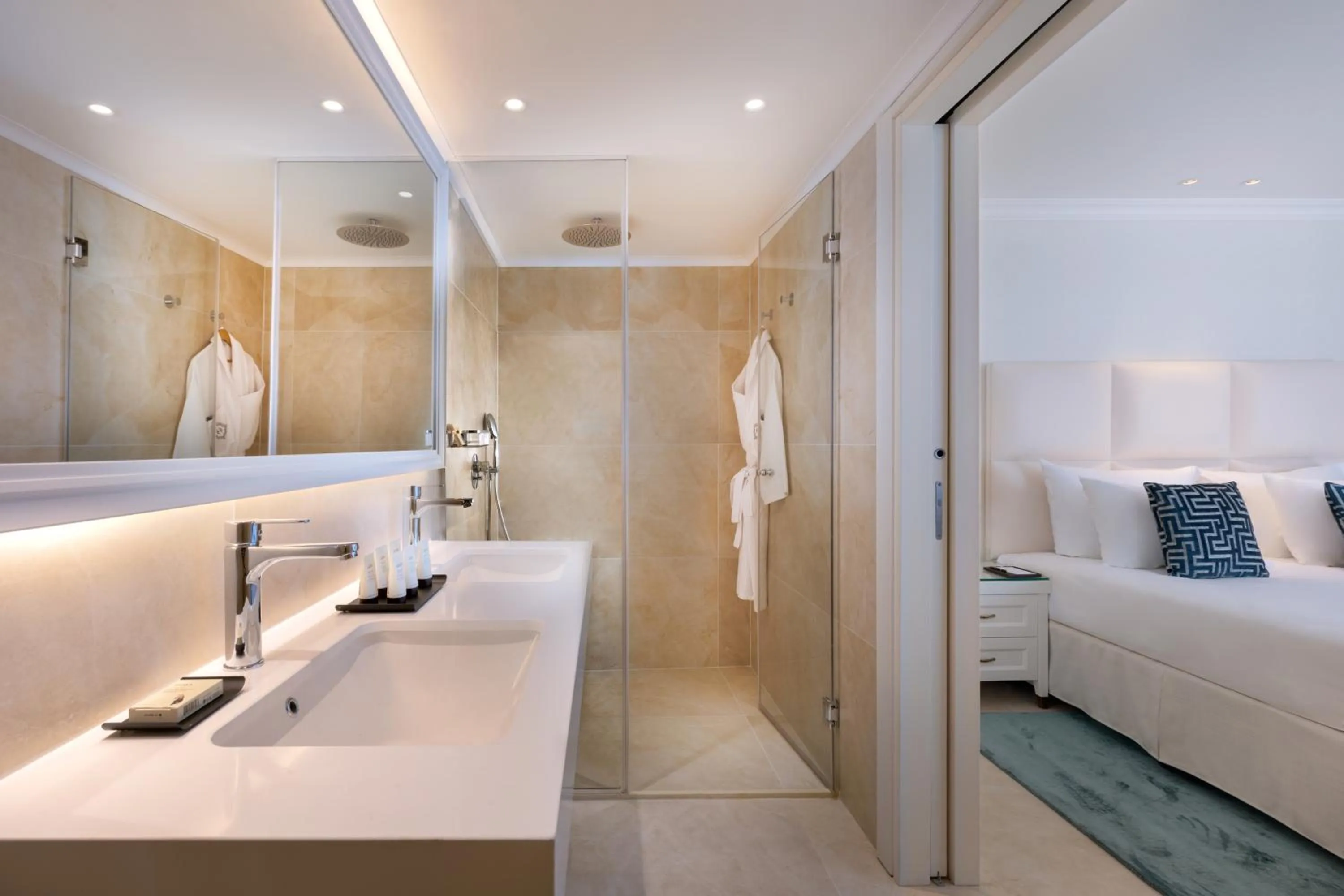 Bathroom, Bed in Herbert Samuel Milos Dead Sea