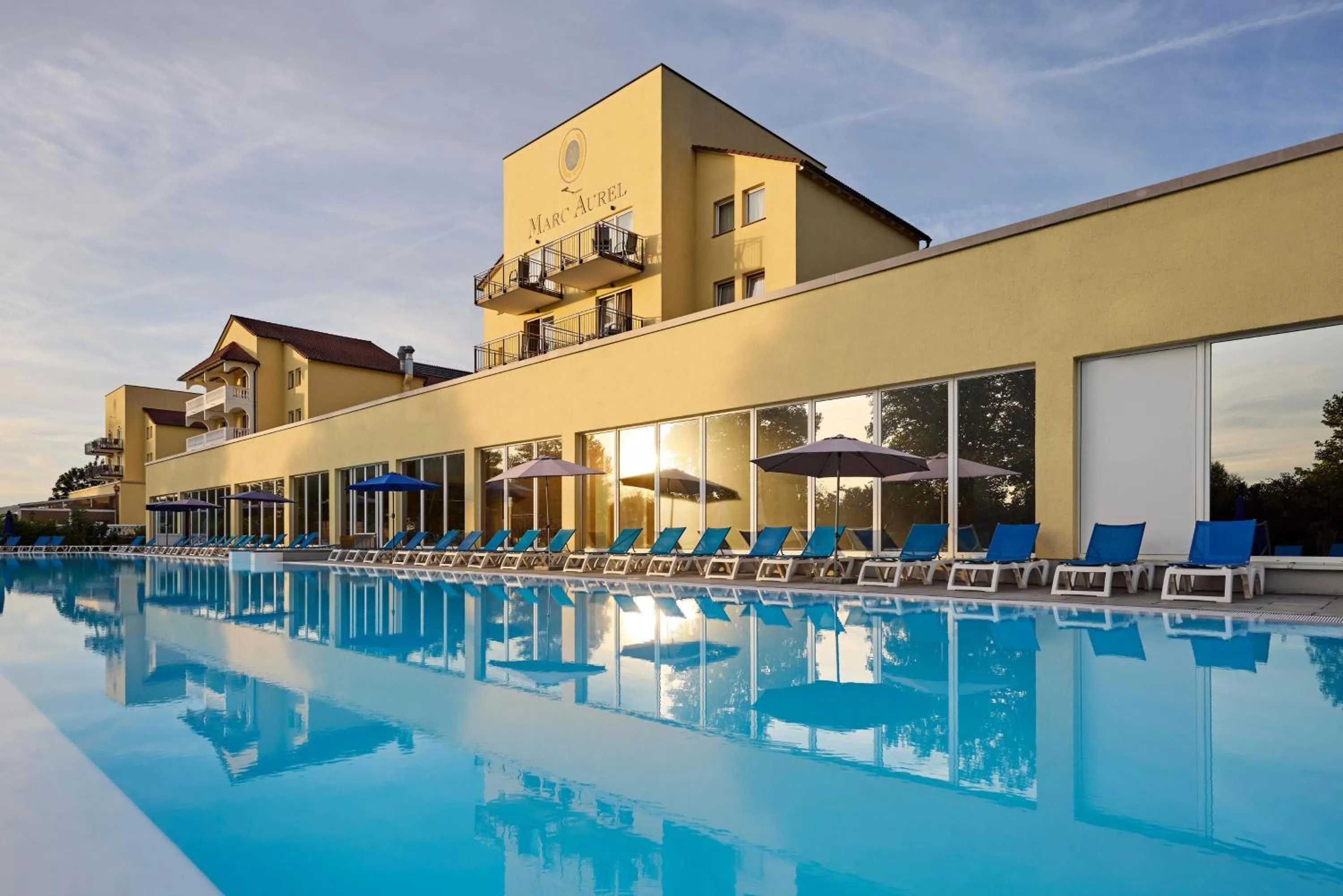 Pool view in Dorint MARC AUREL Spa & Golf Resort