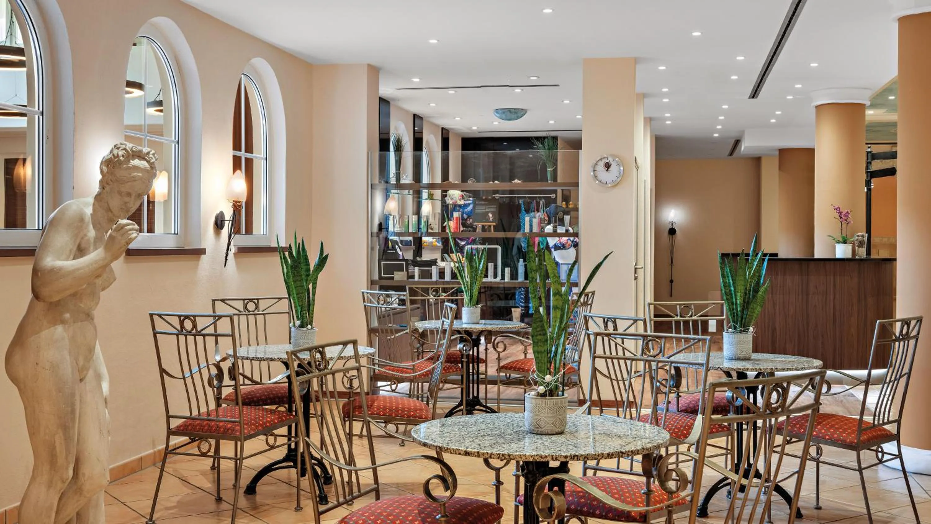 Spa and wellness centre/facilities in Dorint MARC AUREL Spa & Golf Resort