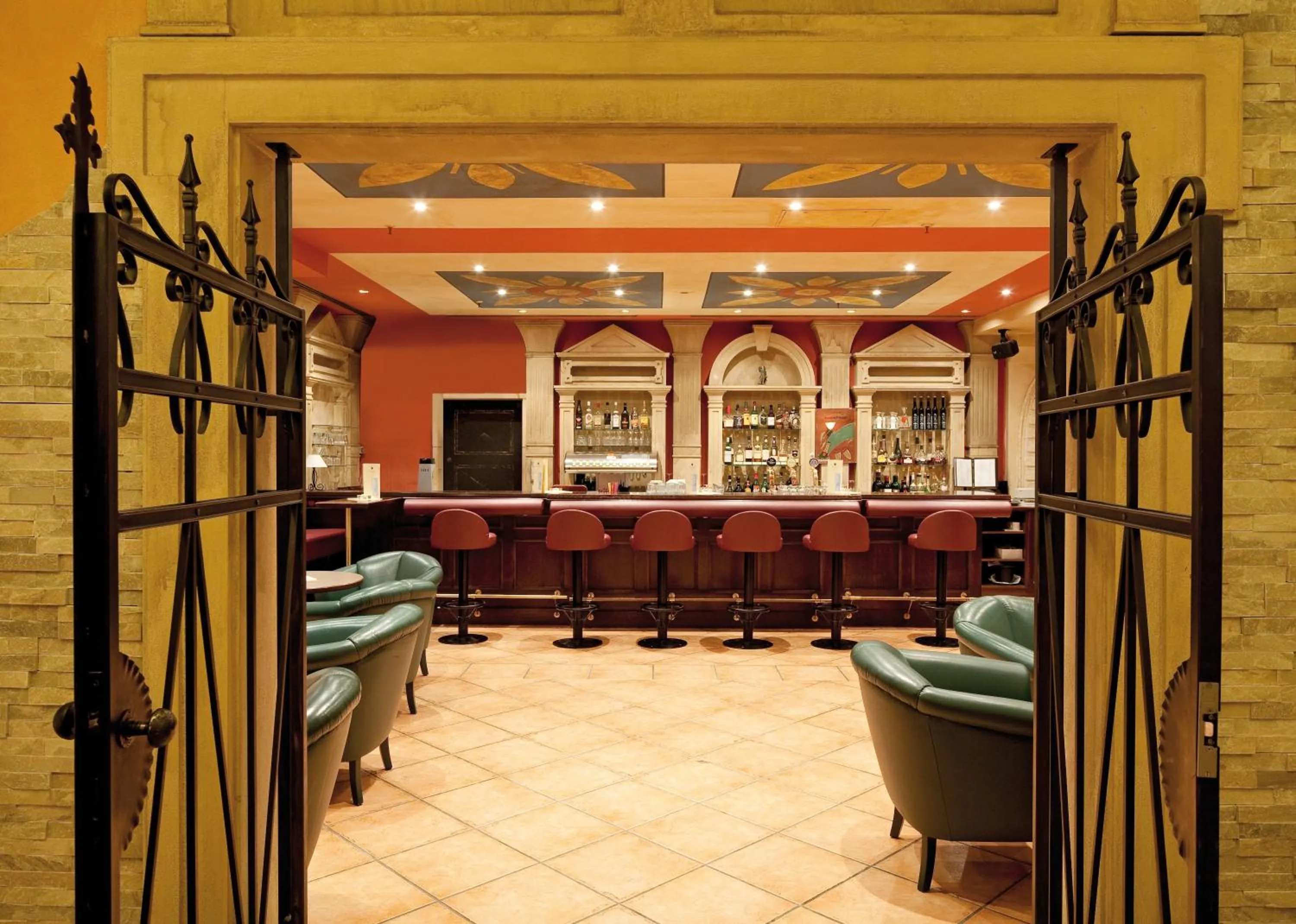 Lounge or bar in Dorint MARC AUREL Spa & Golf Resort