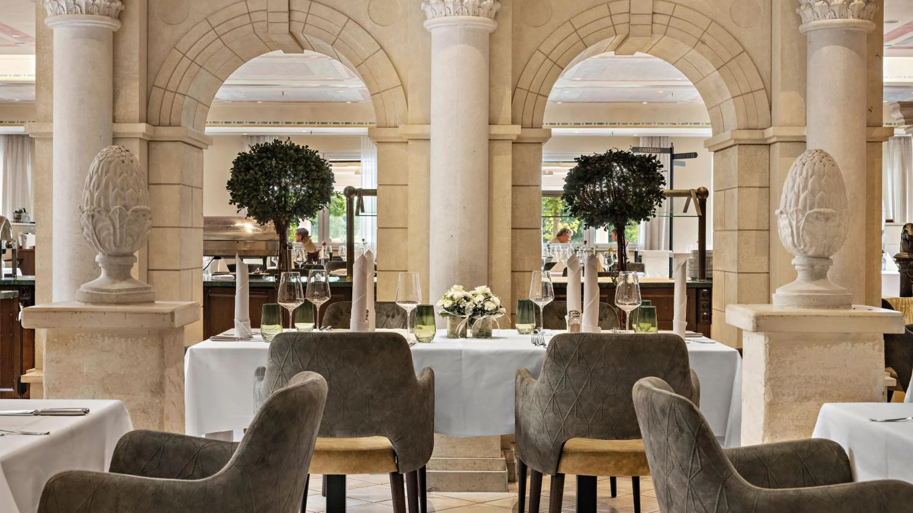 Restaurant/places to eat in Dorint MARC AUREL Spa & Golf Resort