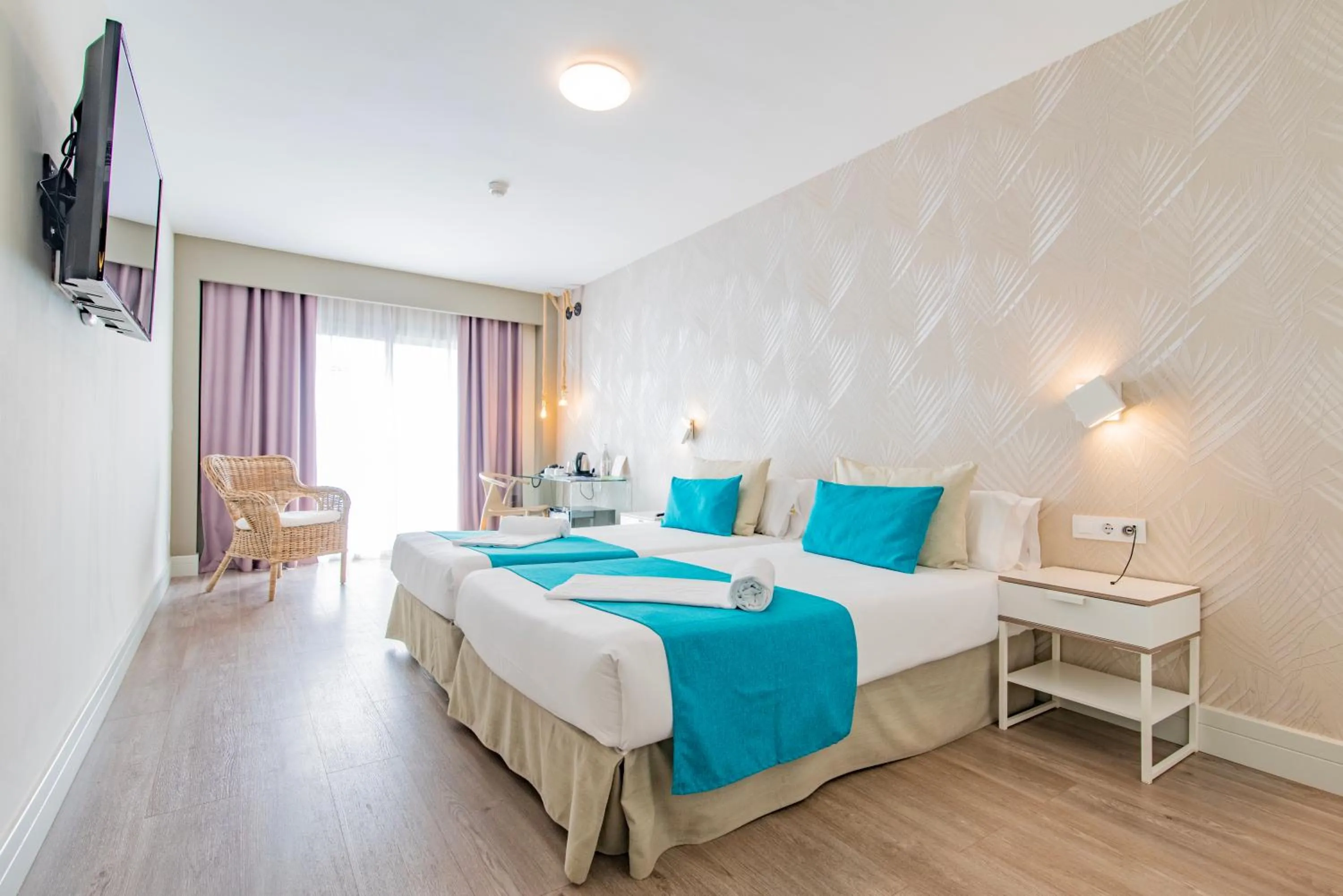 Bedroom, Bed in Hotel Ereza Mar - Adults Only