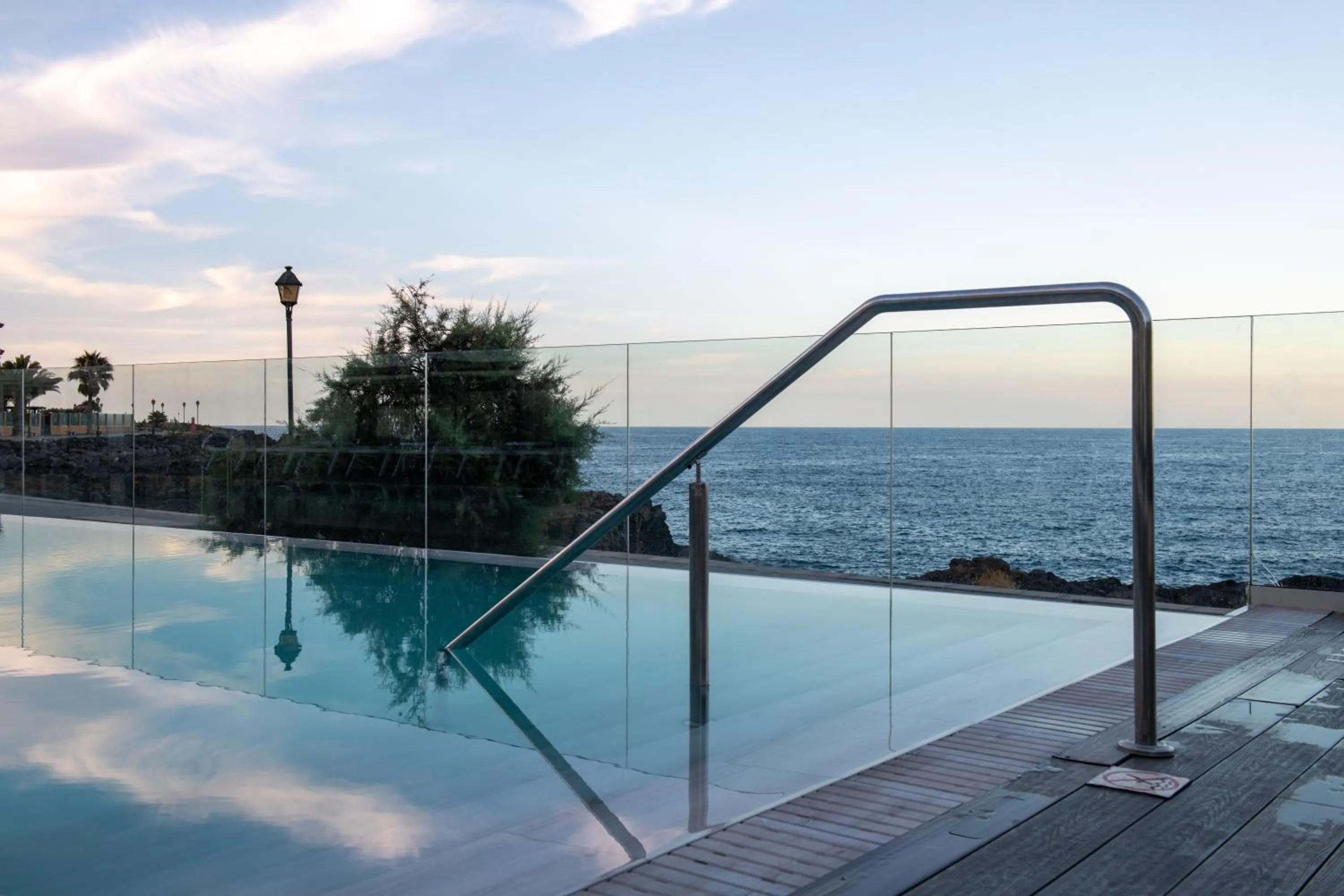 Swimming pool in Hotel Ereza Mar - Adults Only