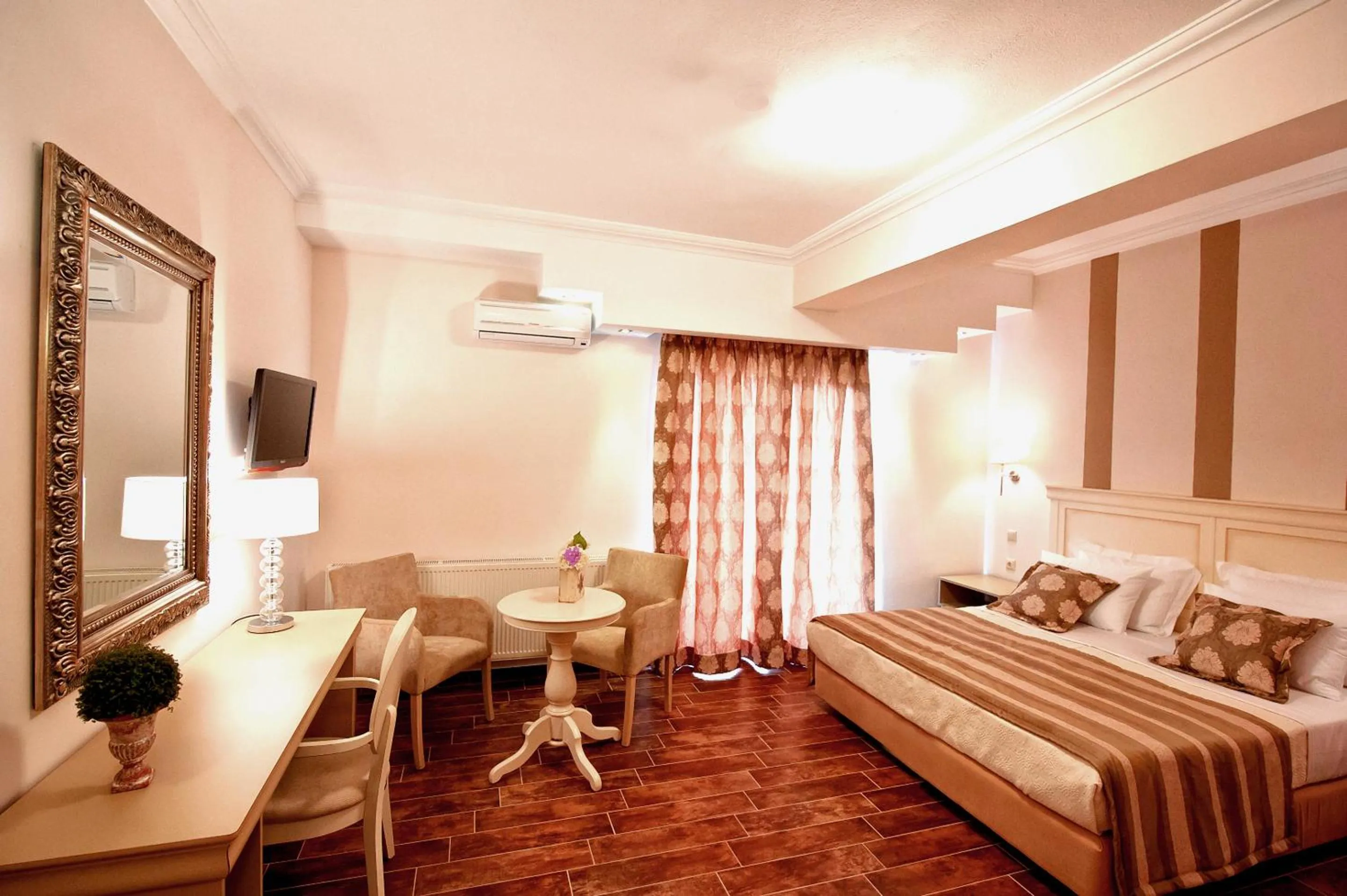 Photo of the whole room, Bed in Enastron View Hotel