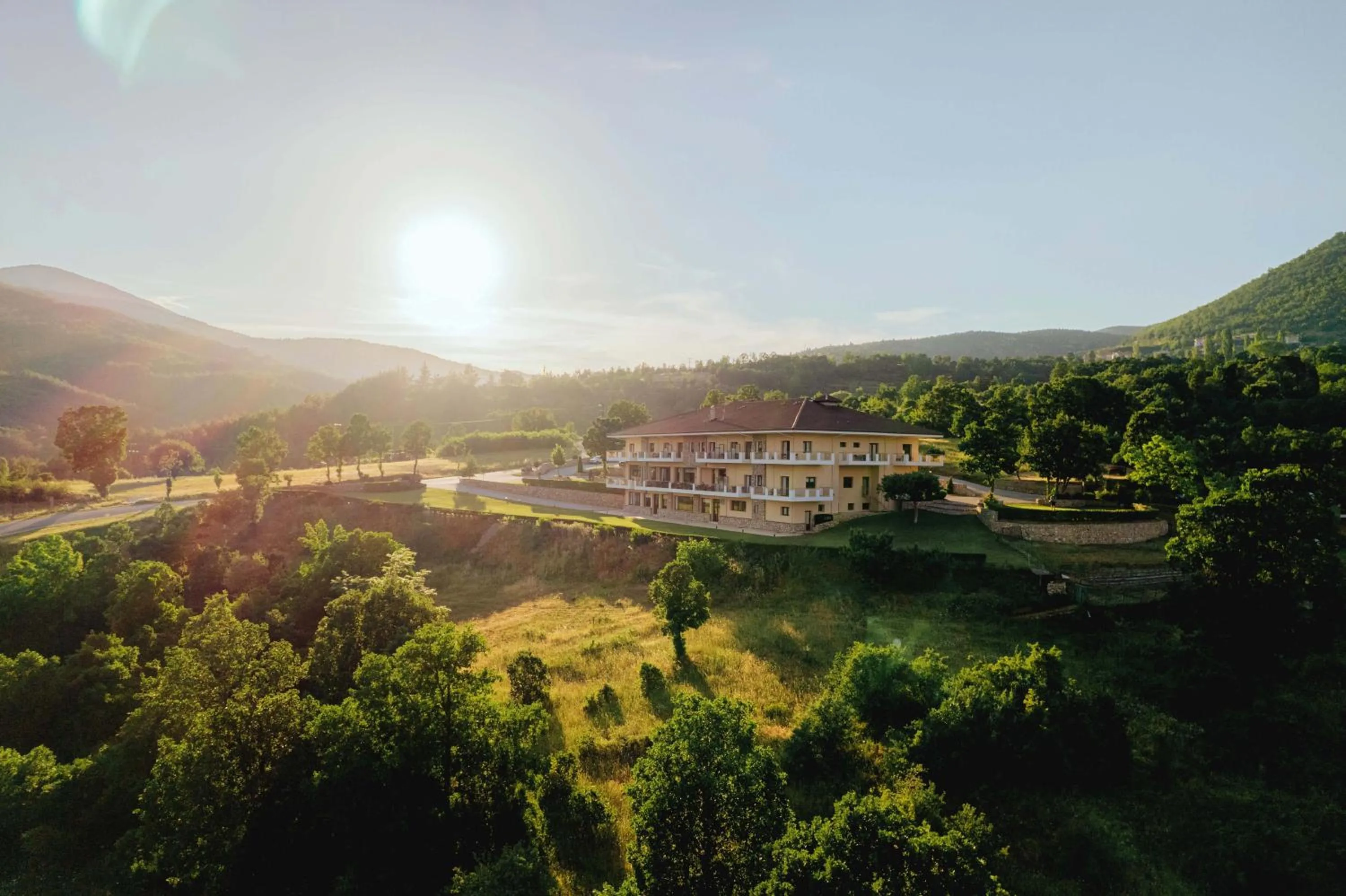 Location in Enastron View Hotel