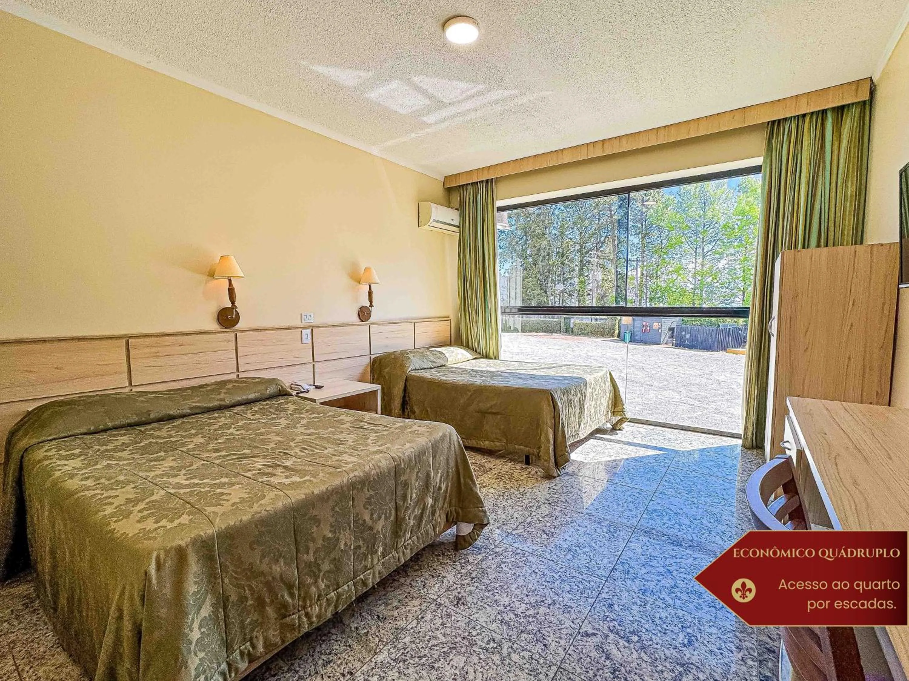 Bedroom, Bed in Hotel Castelo Nacional Inn Campos do Jordão