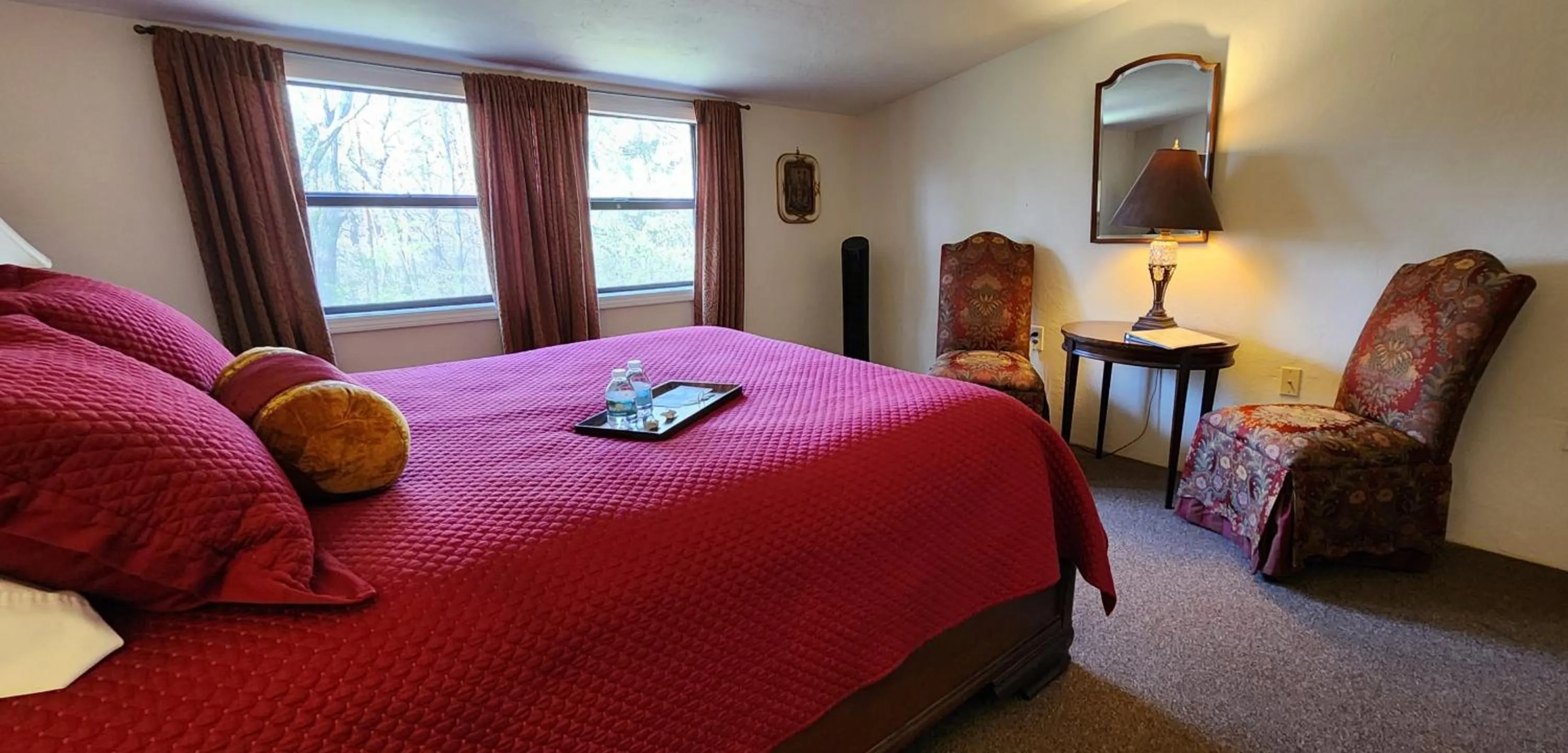 Bed in Lily Creek Lodge