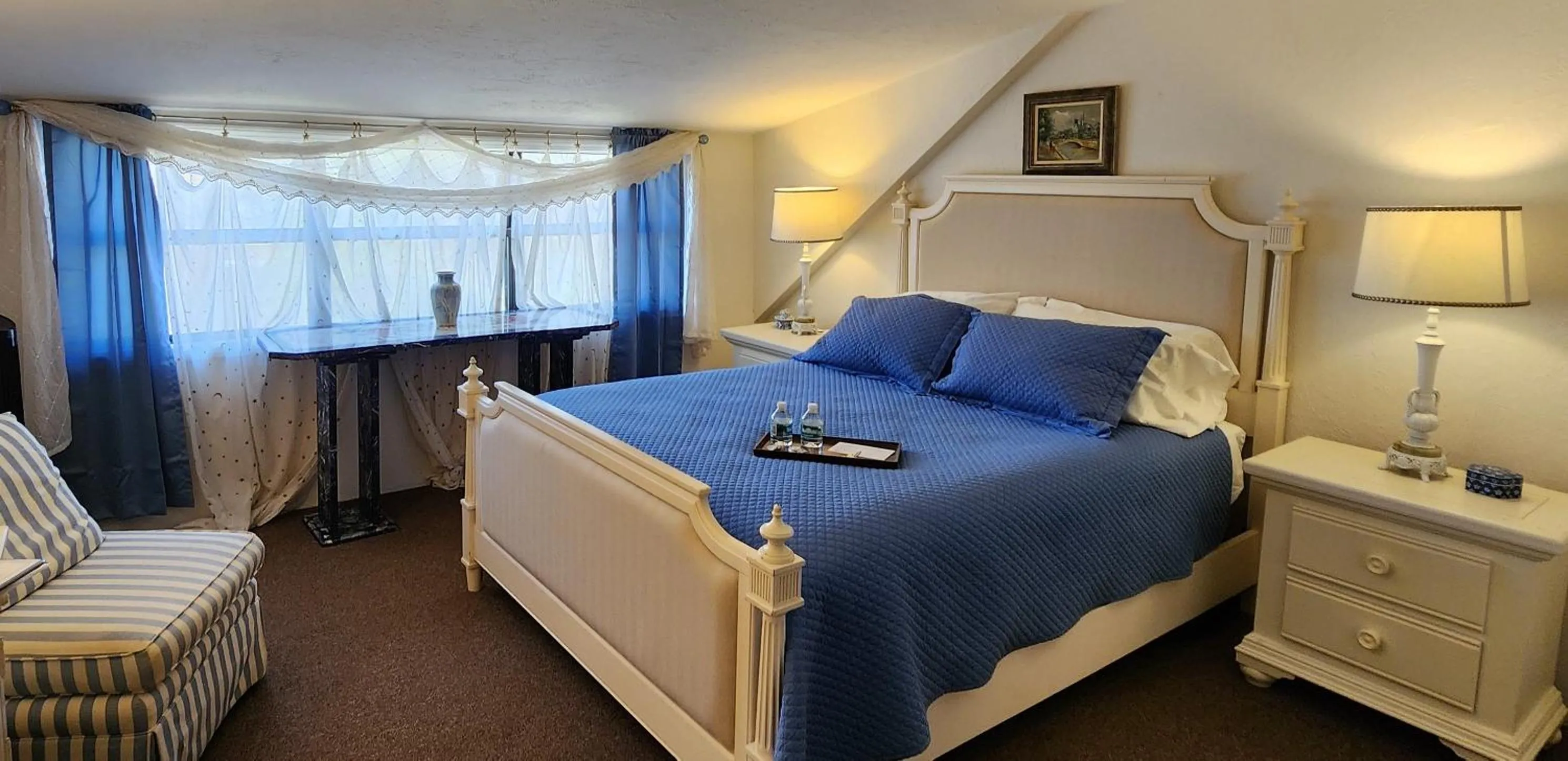 Bed in Lily Creek Lodge