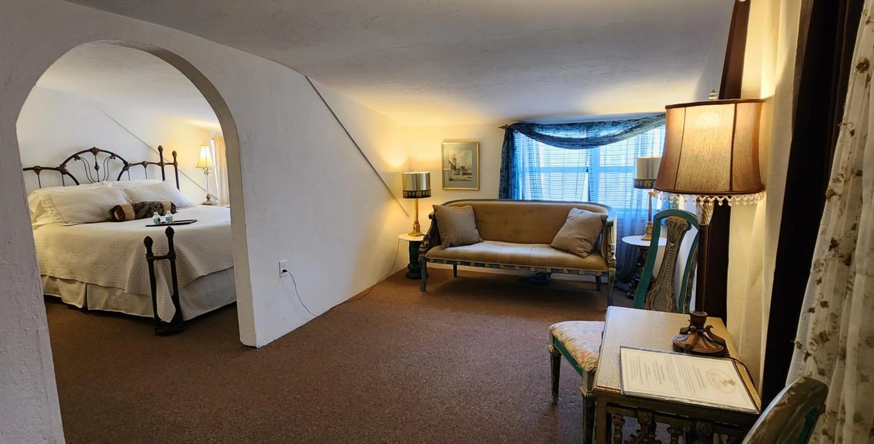 Bed in Lily Creek Lodge