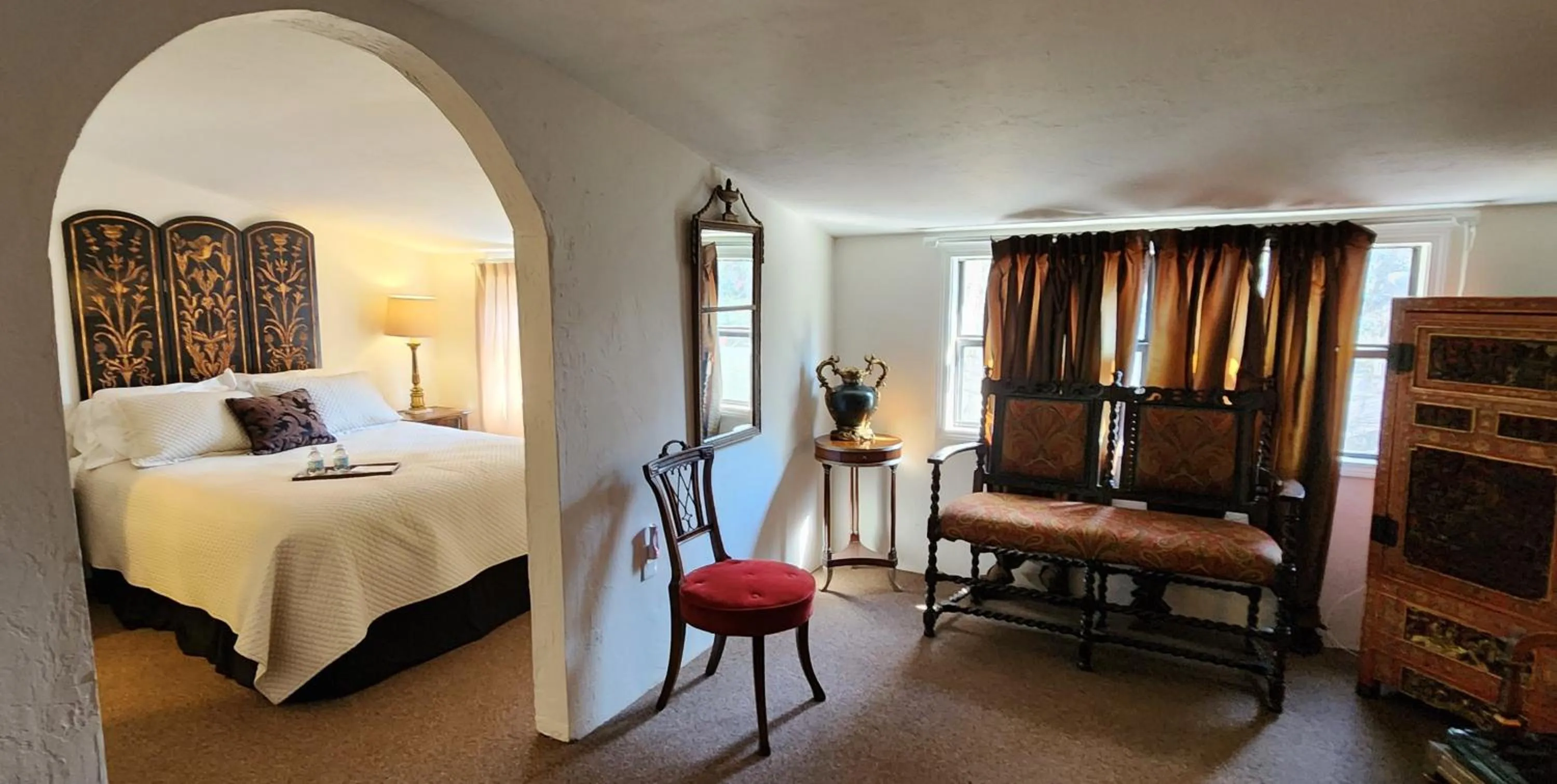 Bed in Lily Creek Lodge