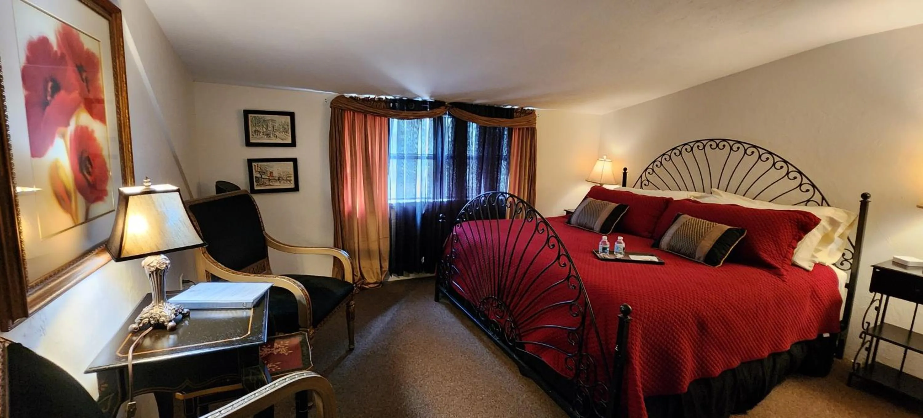 Bed in Lily Creek Lodge