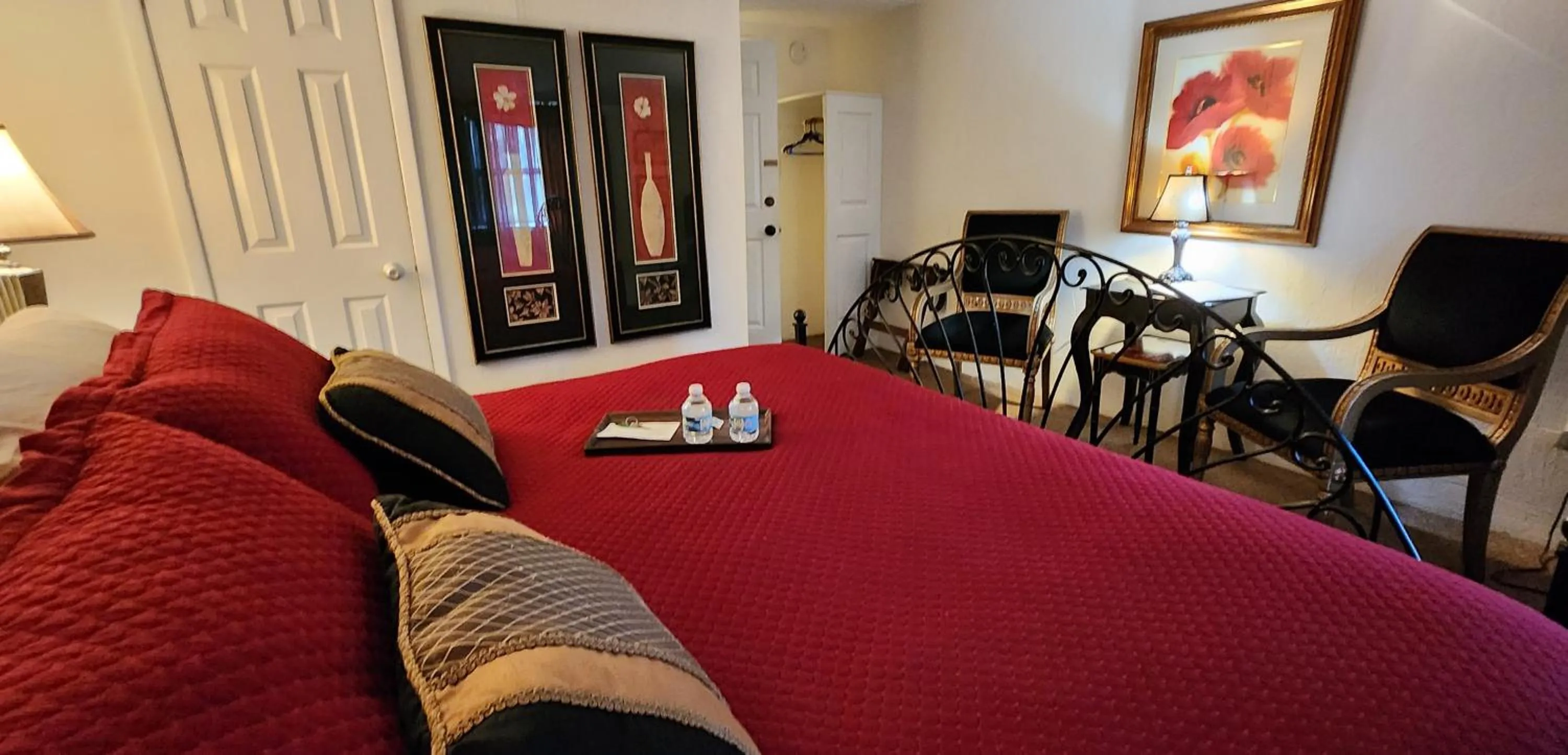 Bed in Lily Creek Lodge