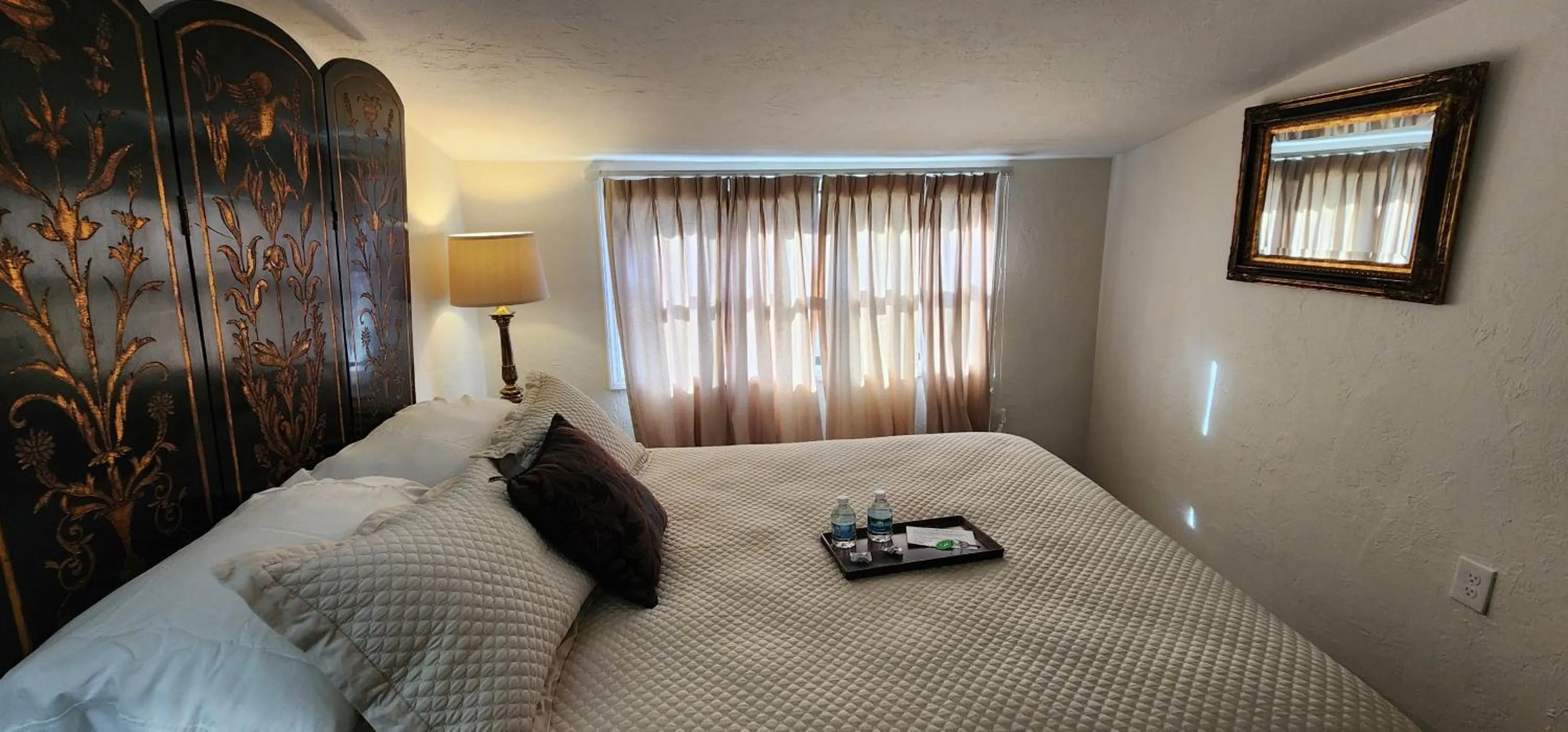 Bed in Lily Creek Lodge