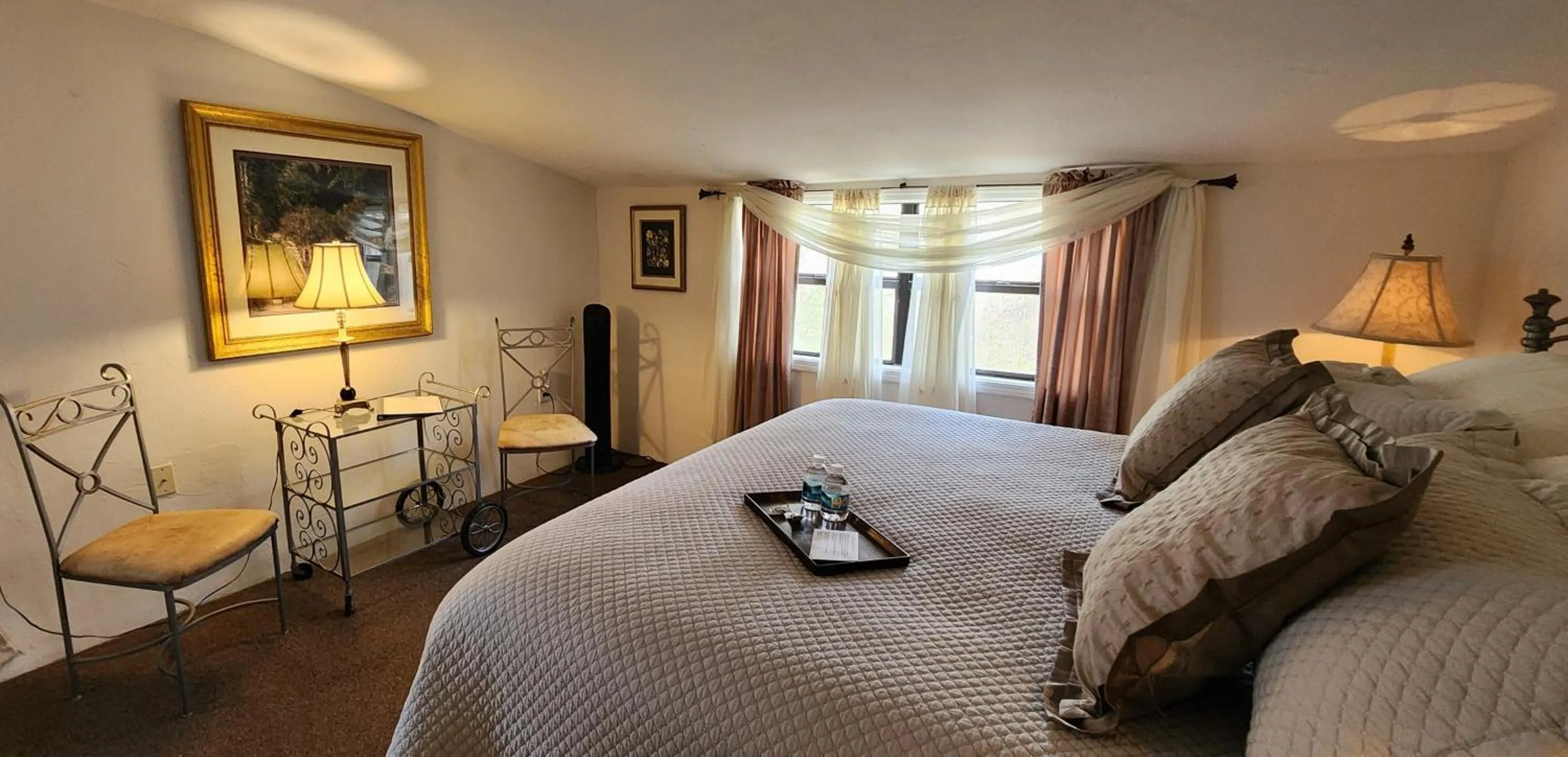 Bed in Lily Creek Lodge