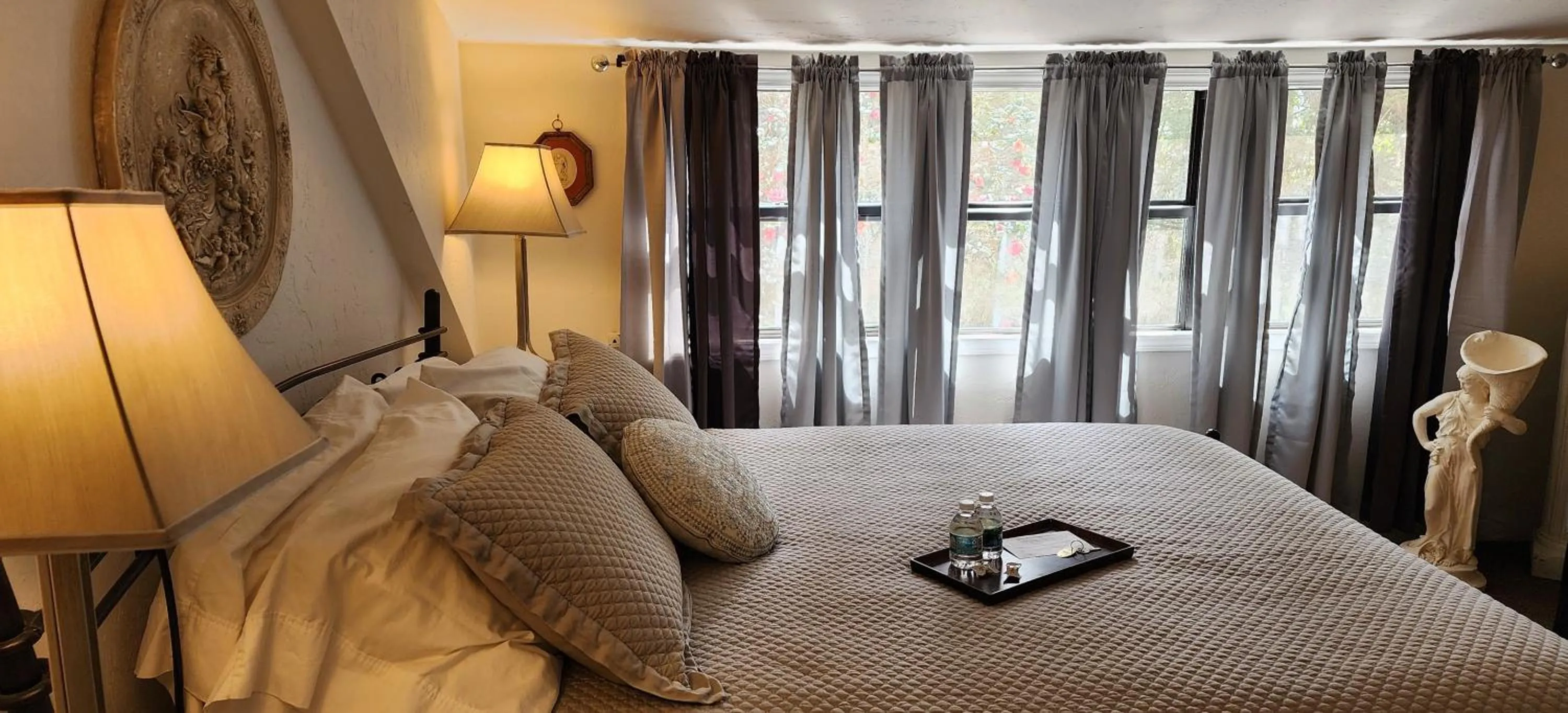 Bed in Lily Creek Lodge