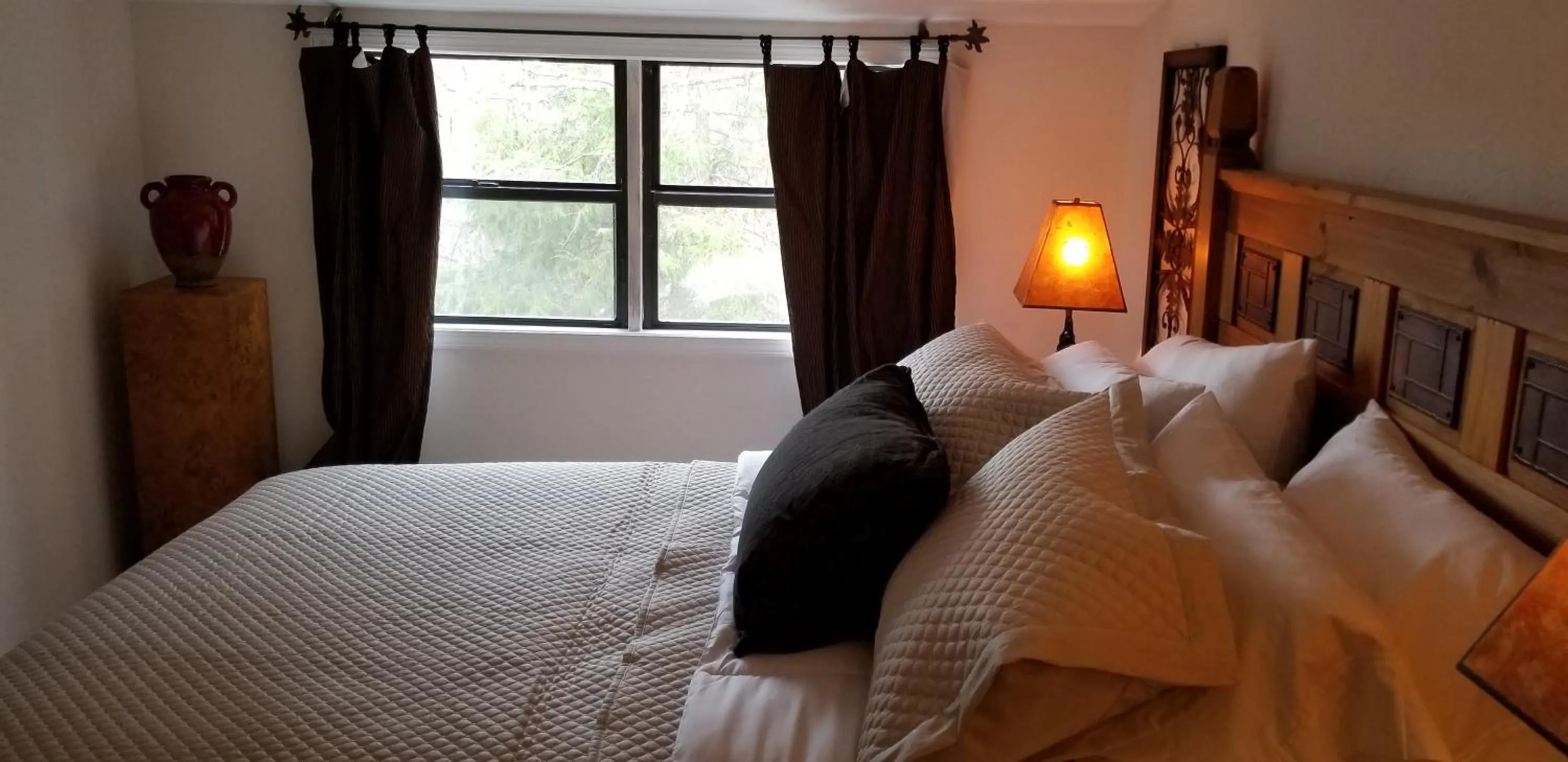 Bed in Lily Creek Lodge