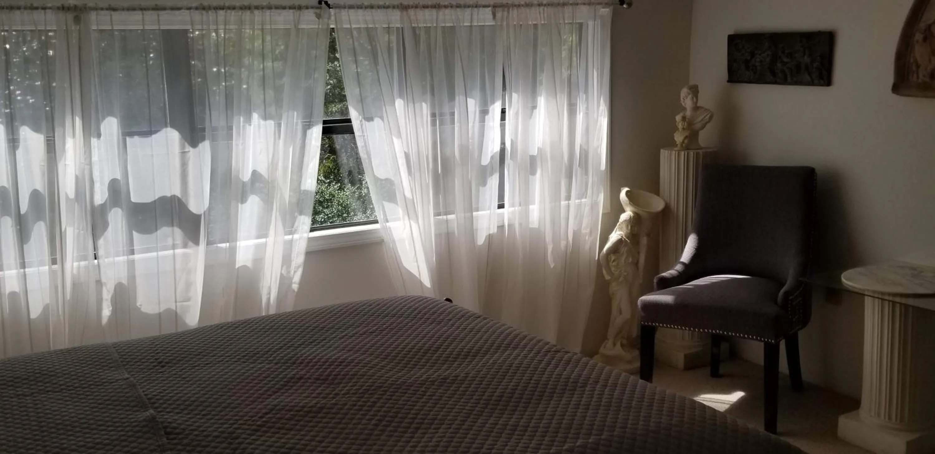 Bed in Lily Creek Lodge