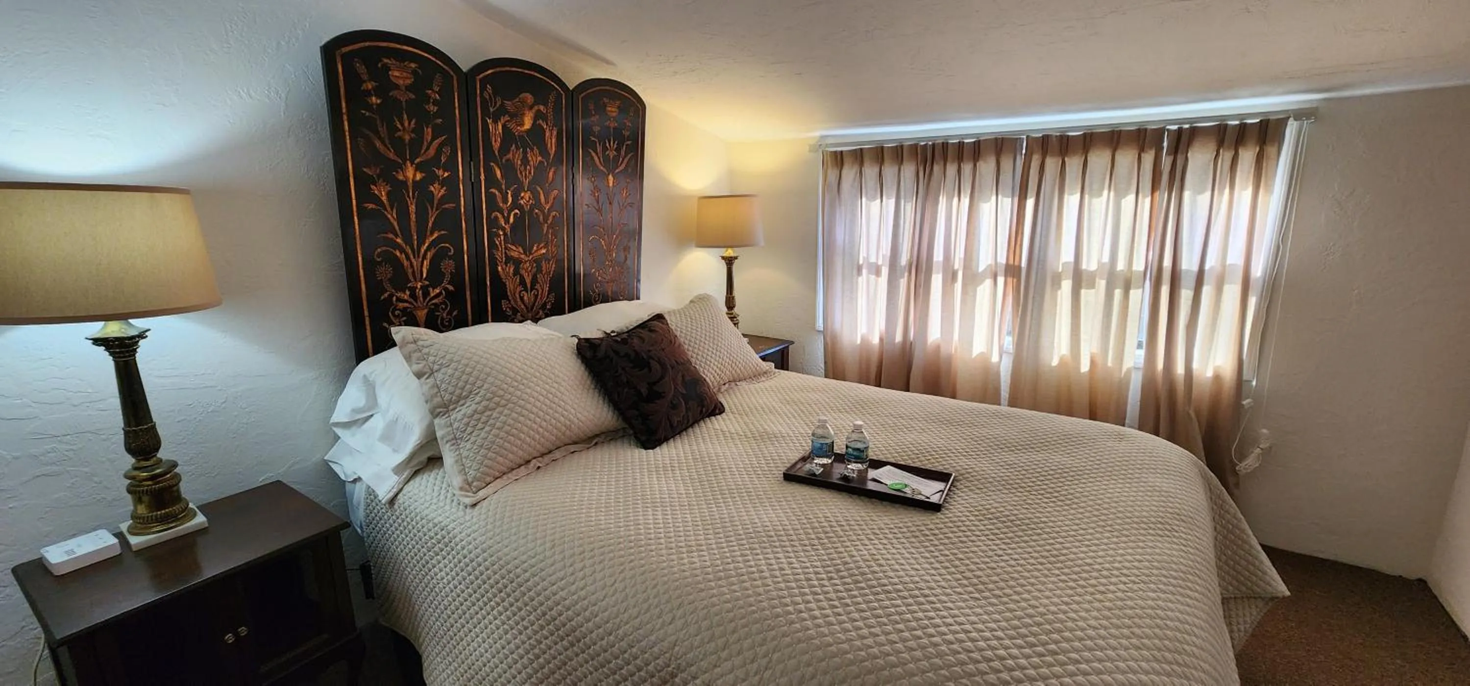 Bed in Lily Creek Lodge