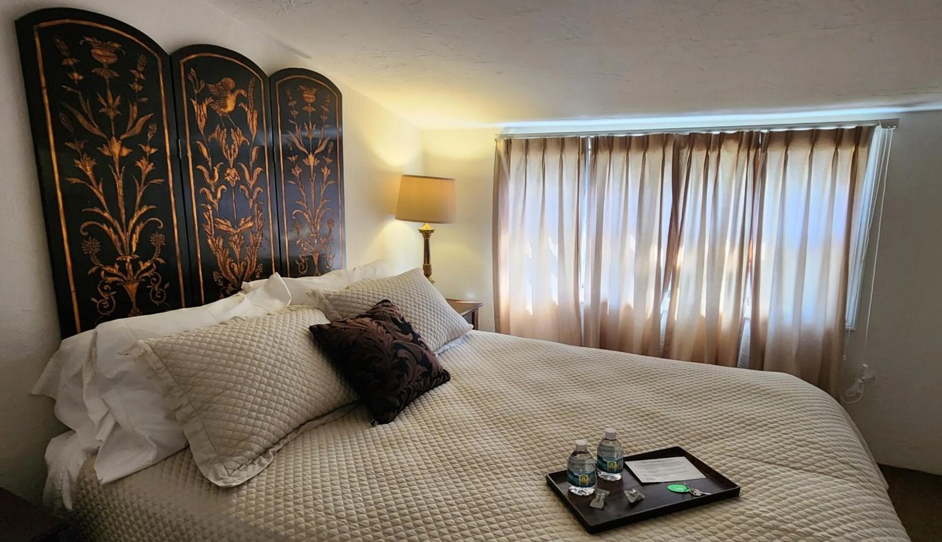 Bed in Lily Creek Lodge