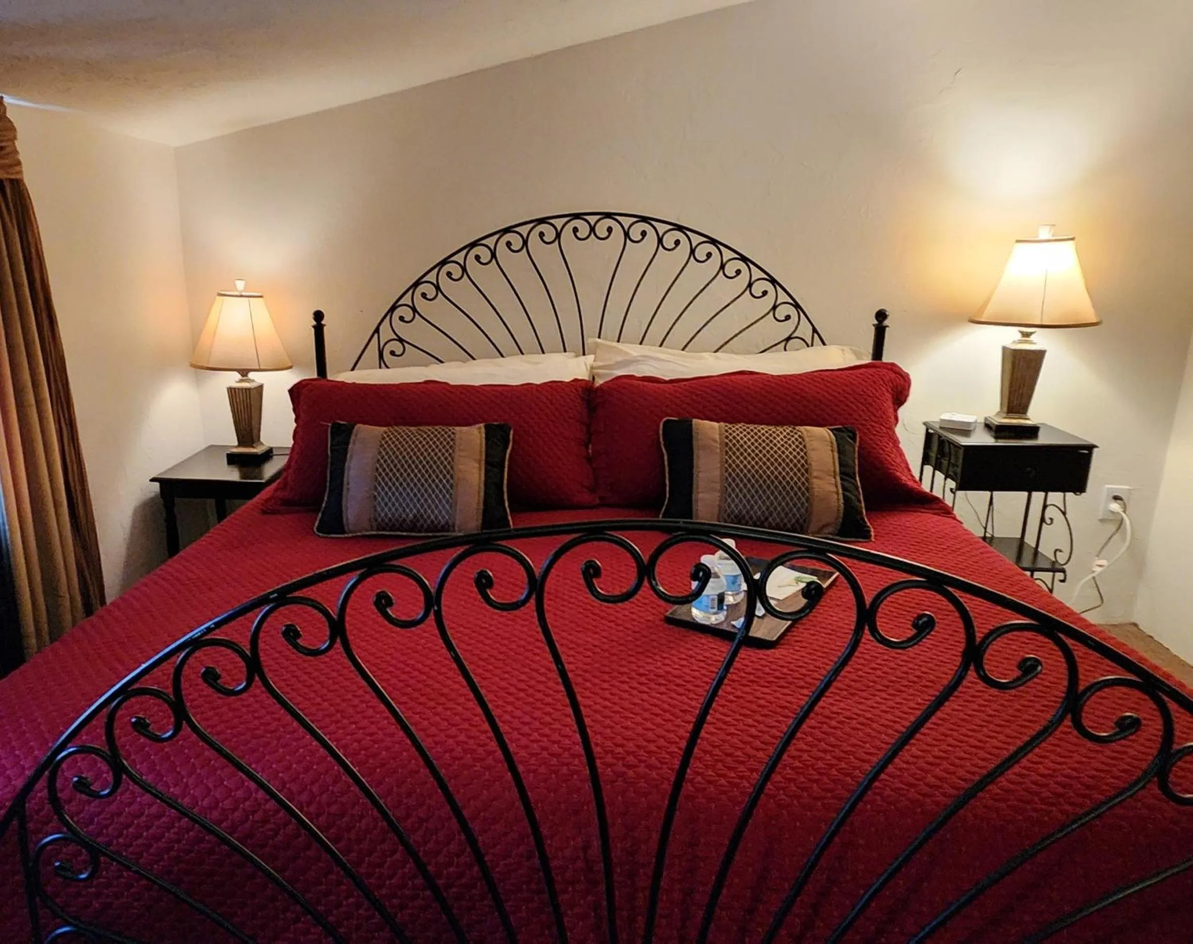 Bed in Lily Creek Lodge