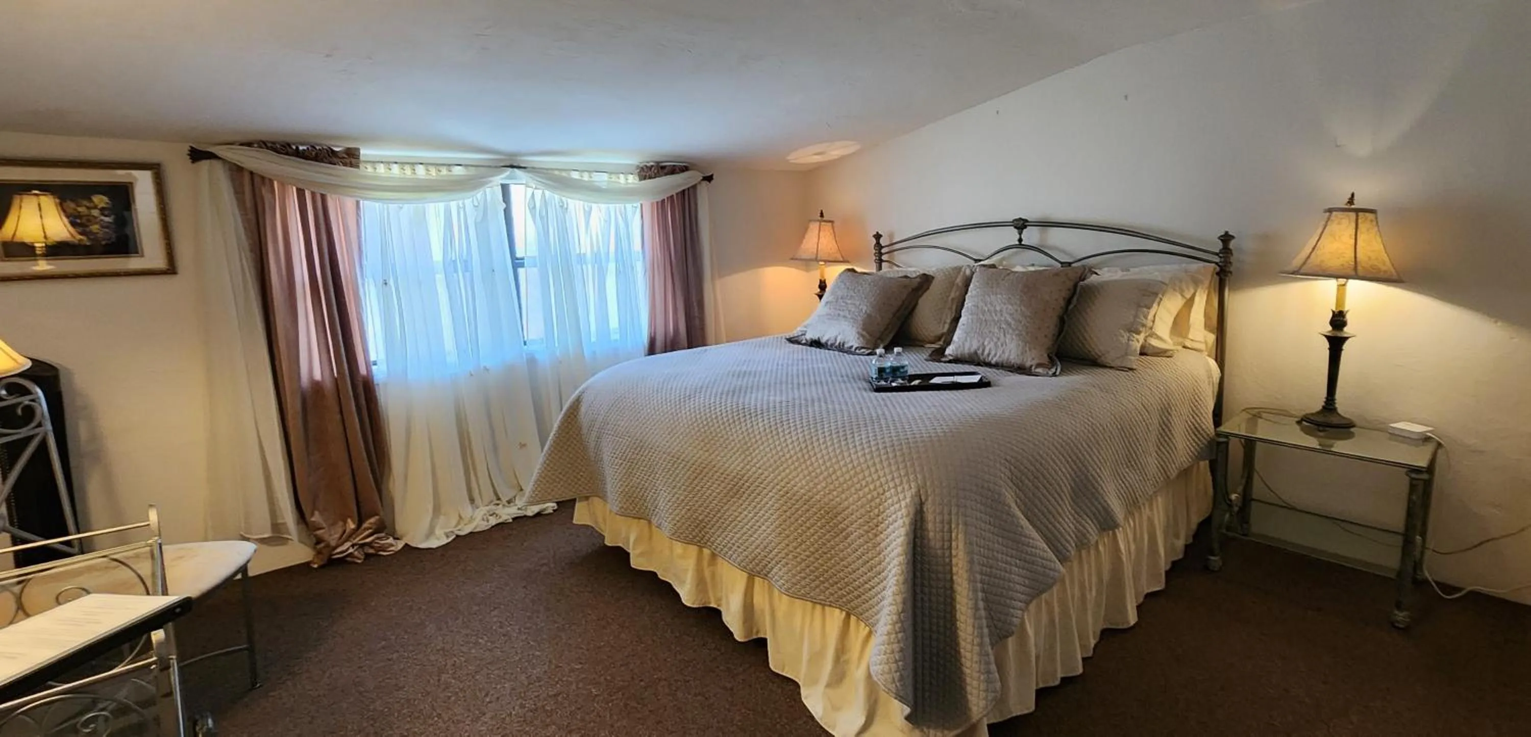 Bed in Lily Creek Lodge