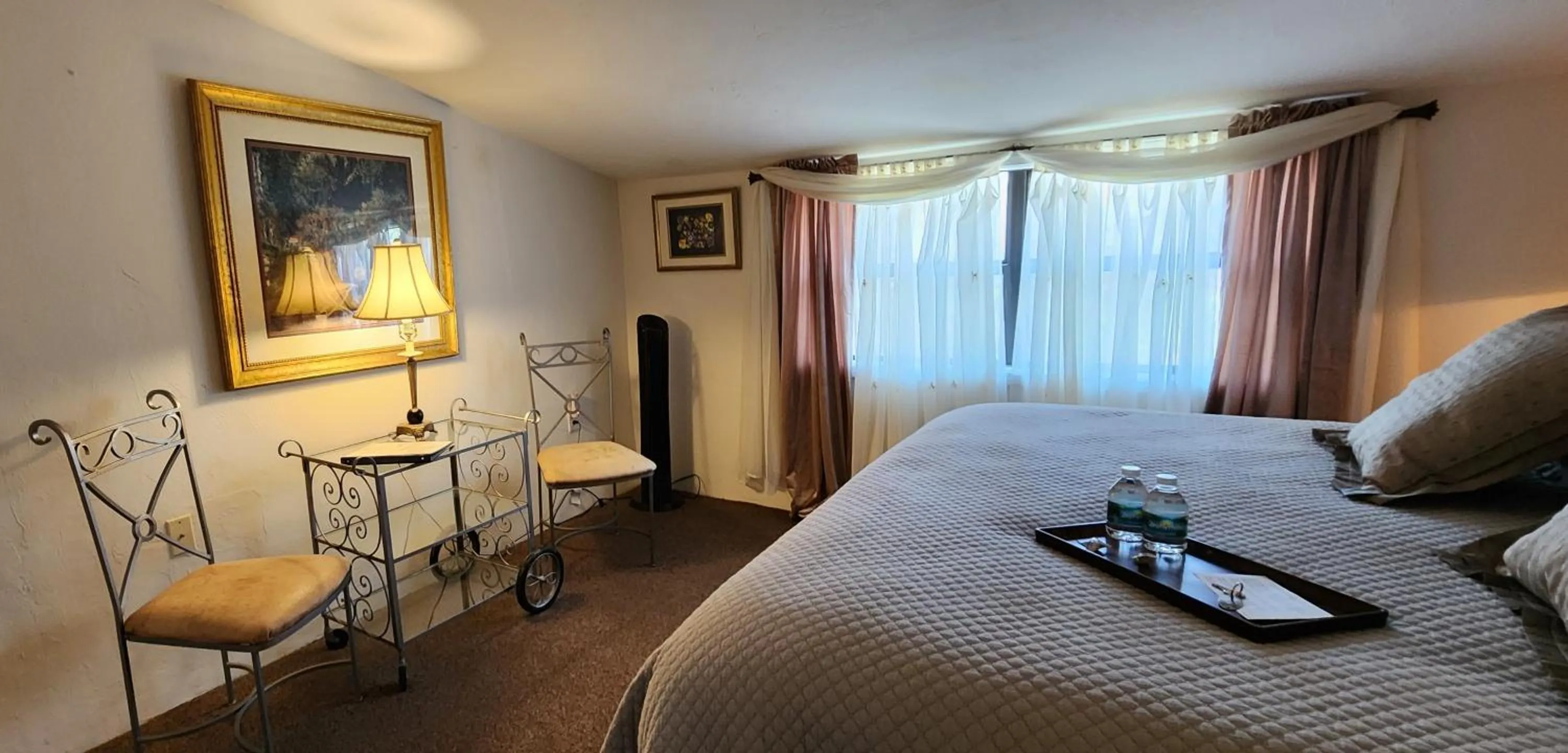 Bed in Lily Creek Lodge