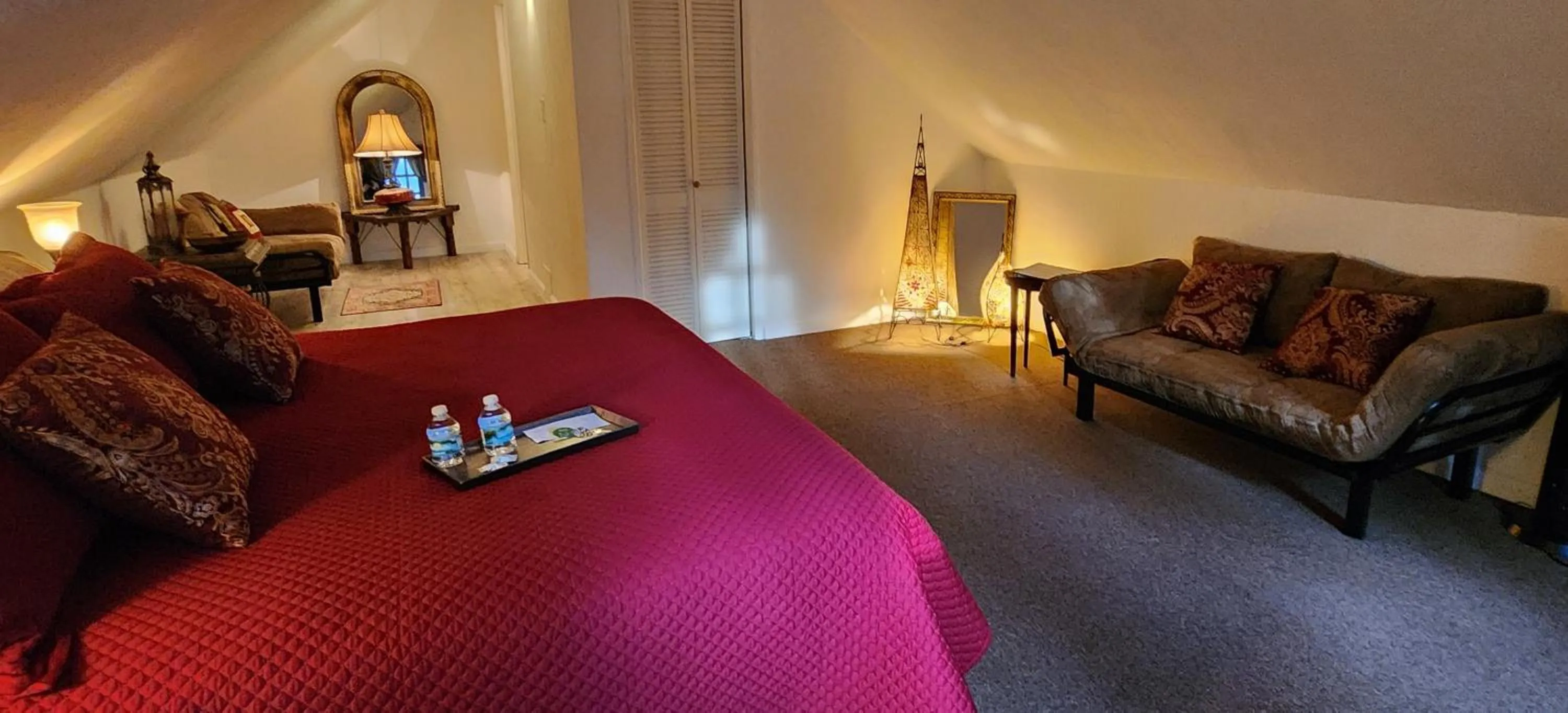 Bed in Lily Creek Lodge