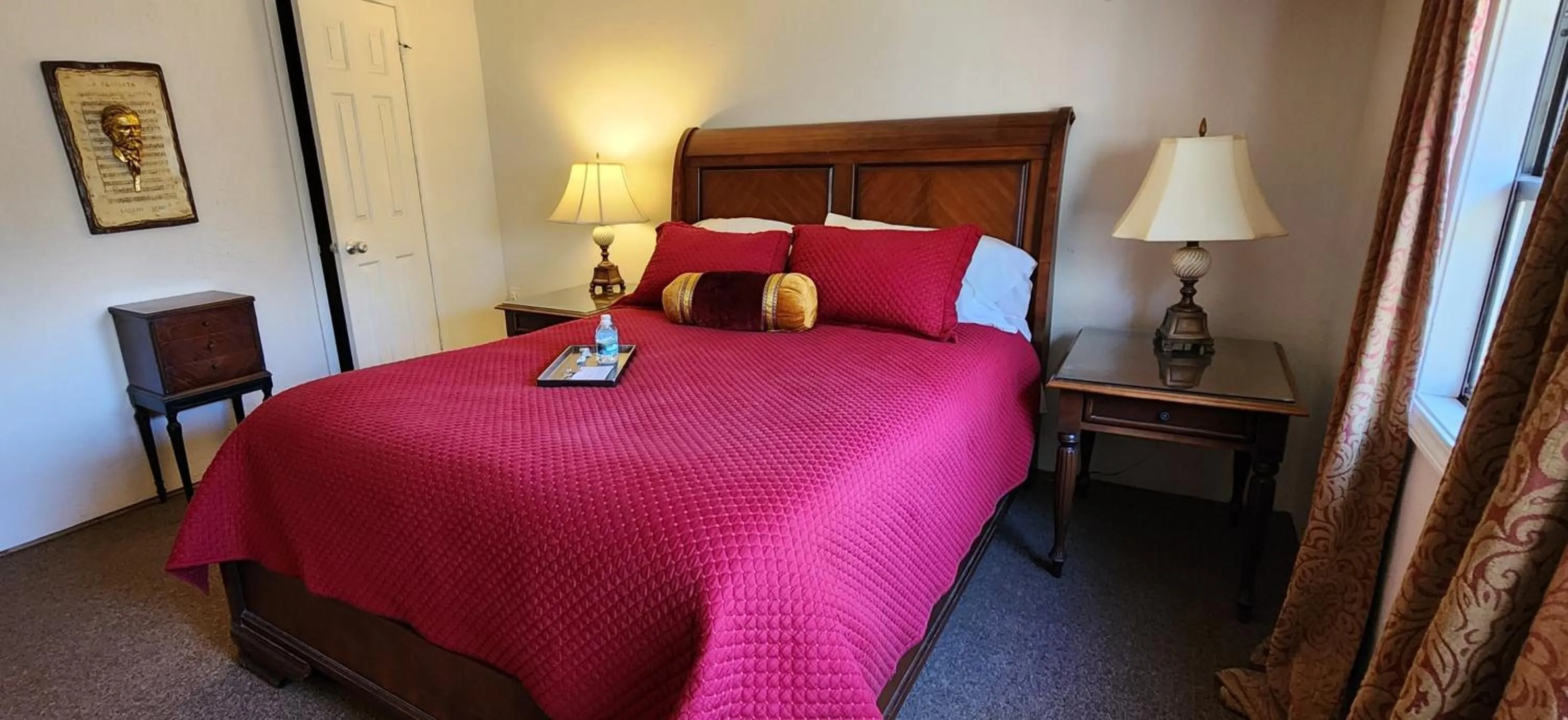 Bed in Lily Creek Lodge