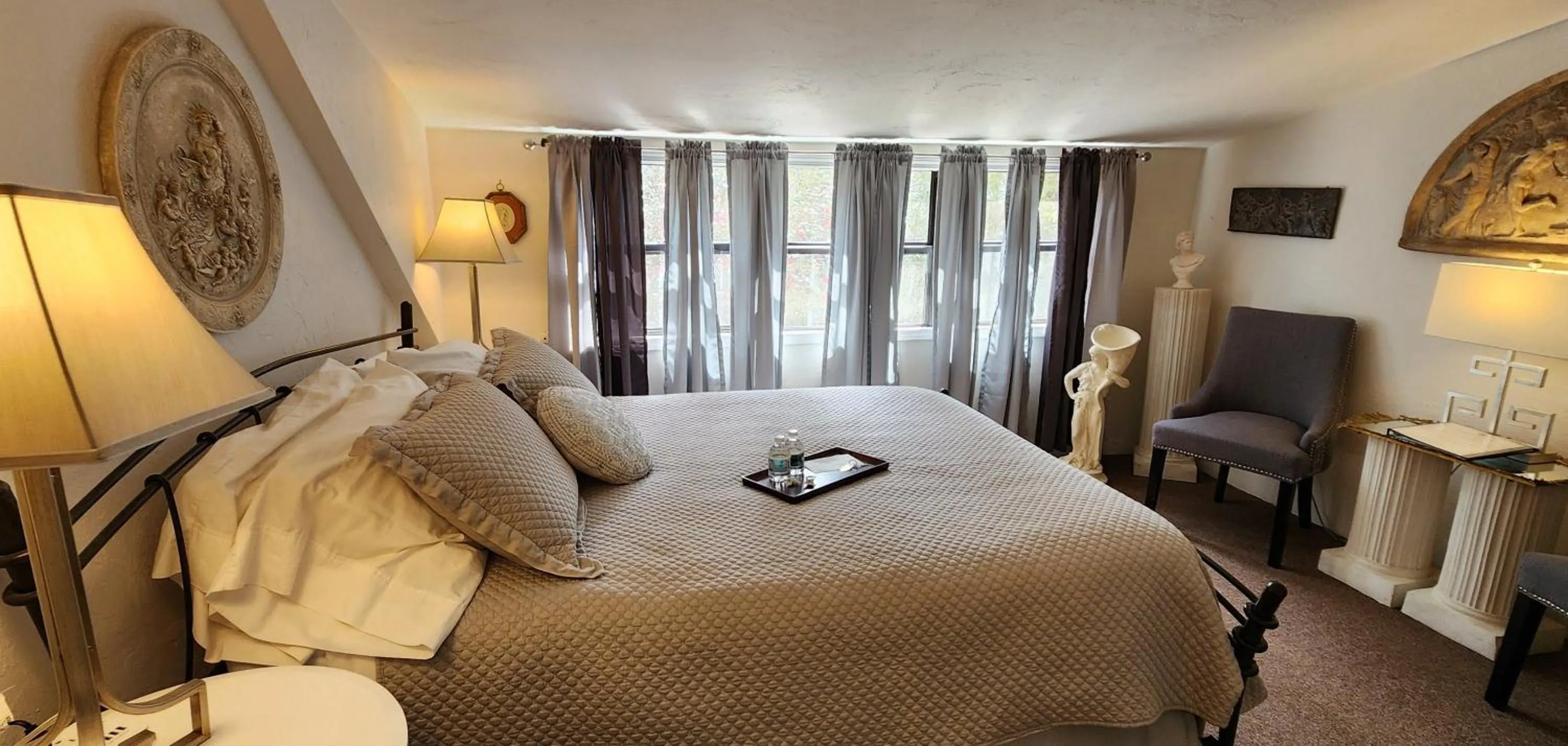 Bed in Lily Creek Lodge