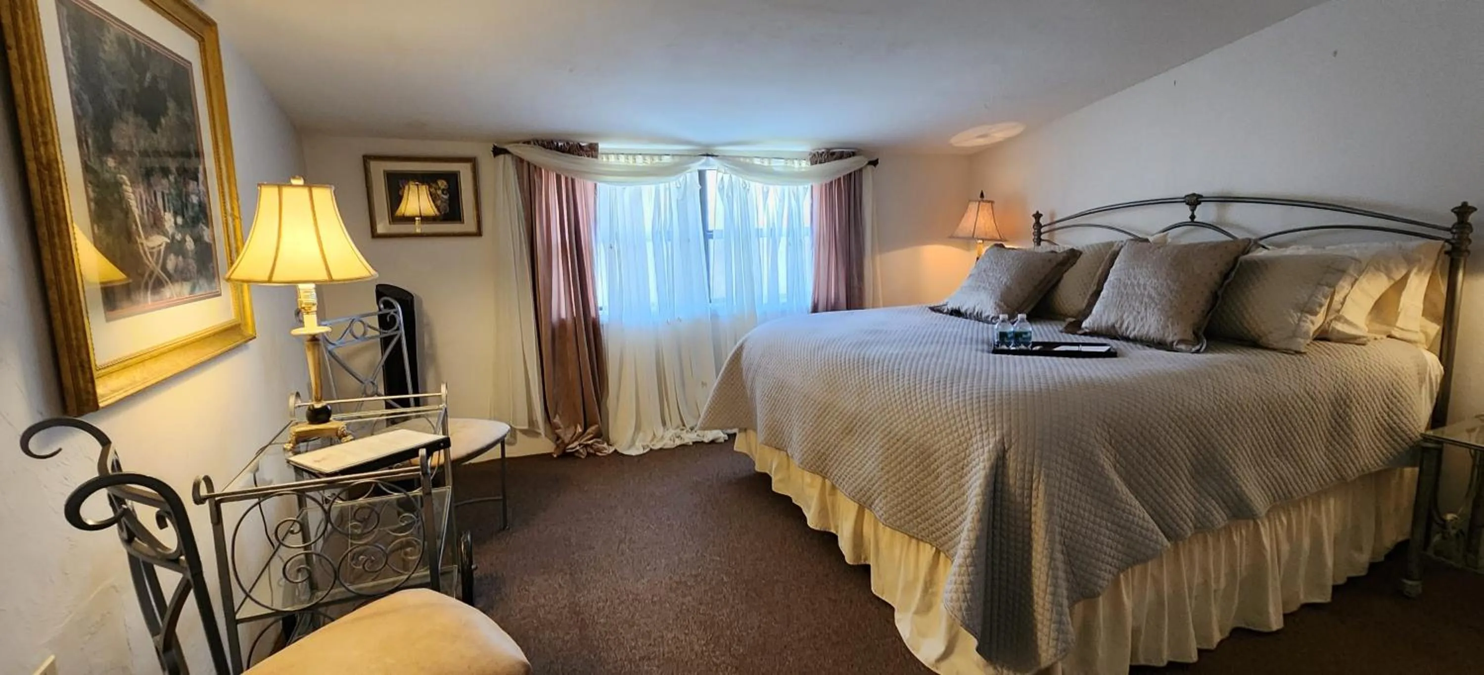 Bed in Lily Creek Lodge