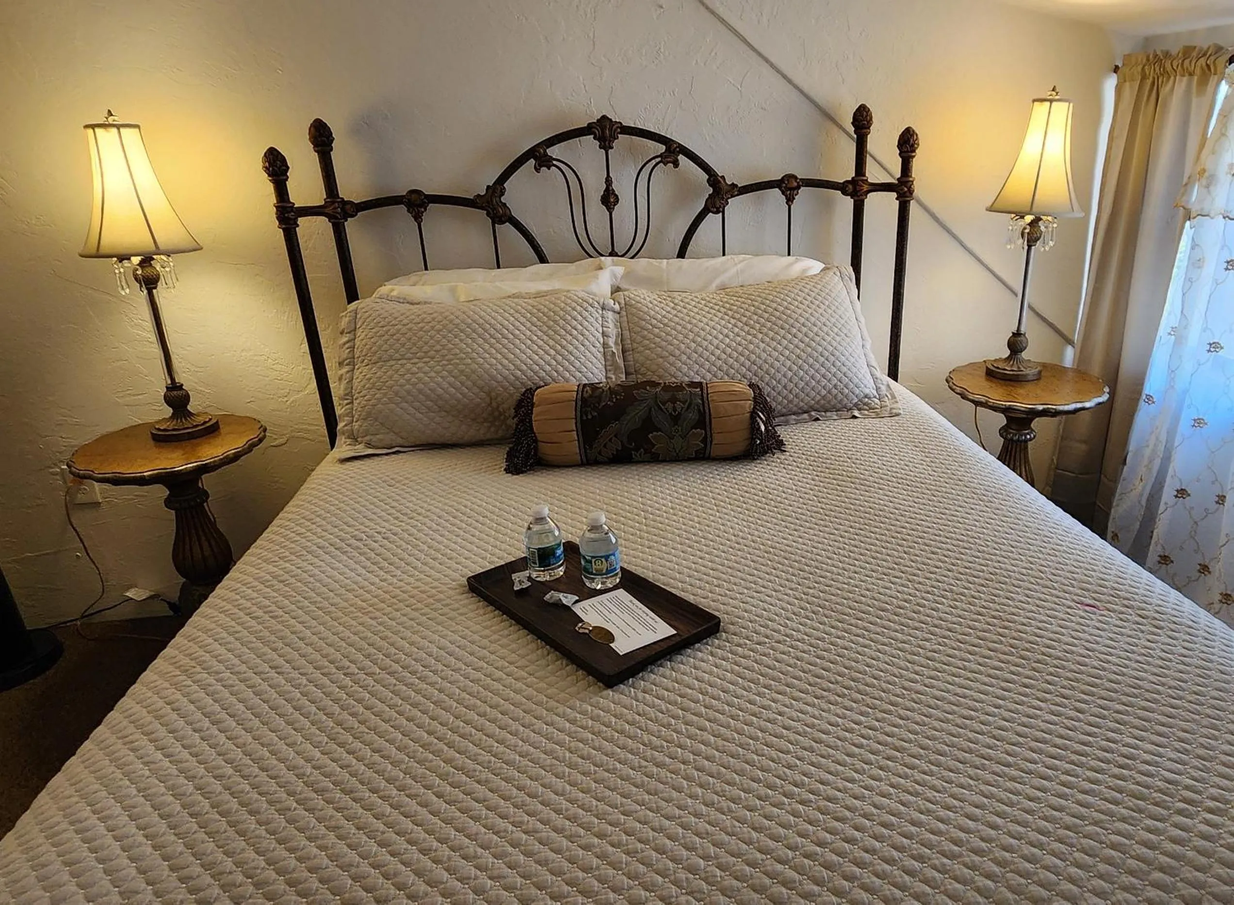 Bed in Lily Creek Lodge