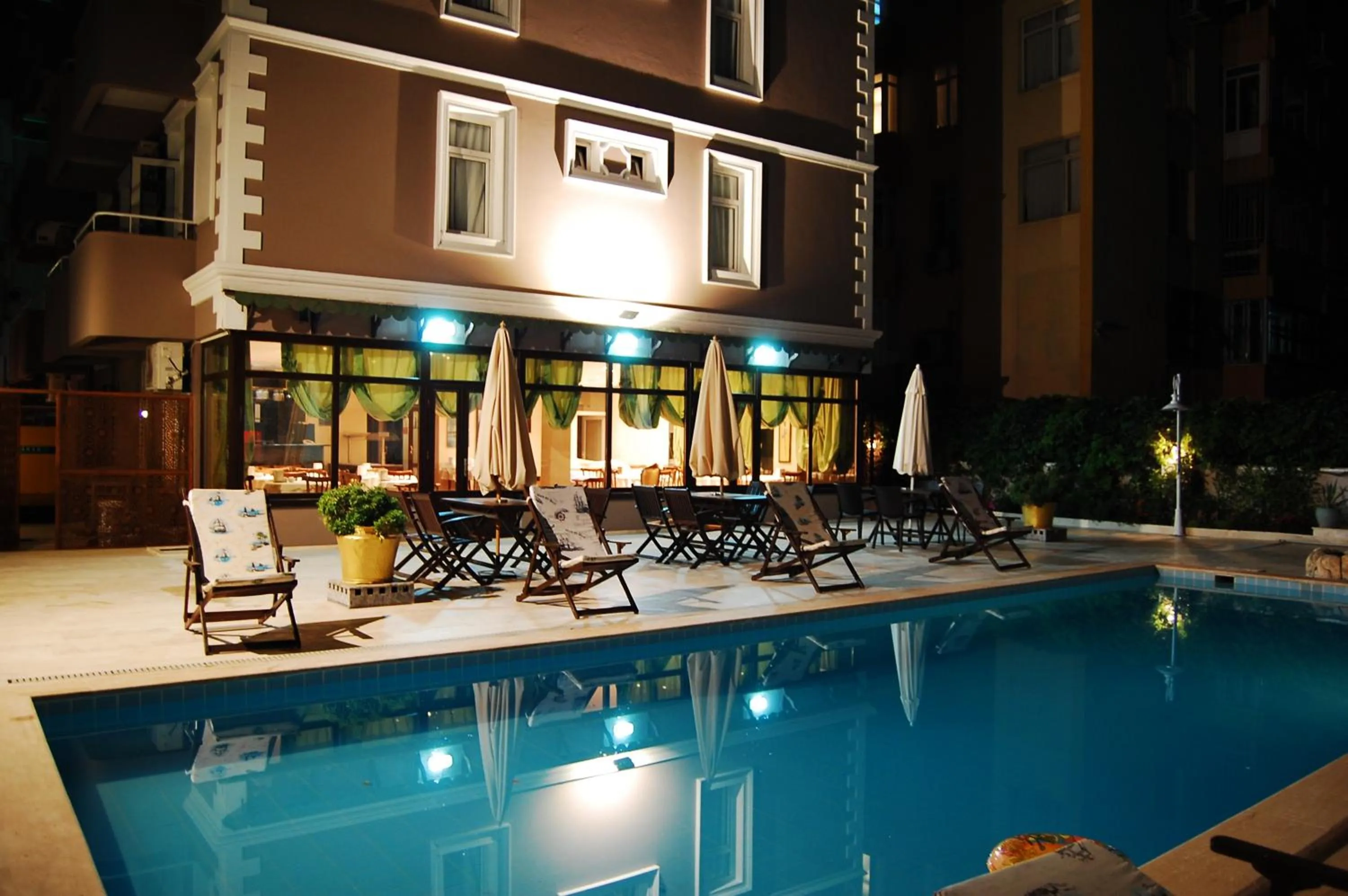 Swimming pool in Triana Hotel