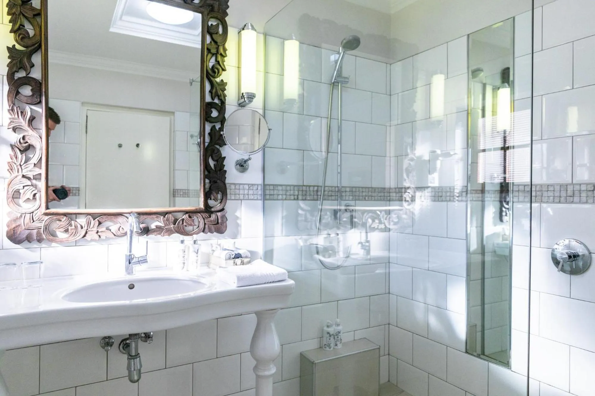 Shower in Heinitzburg Boutique Hotel