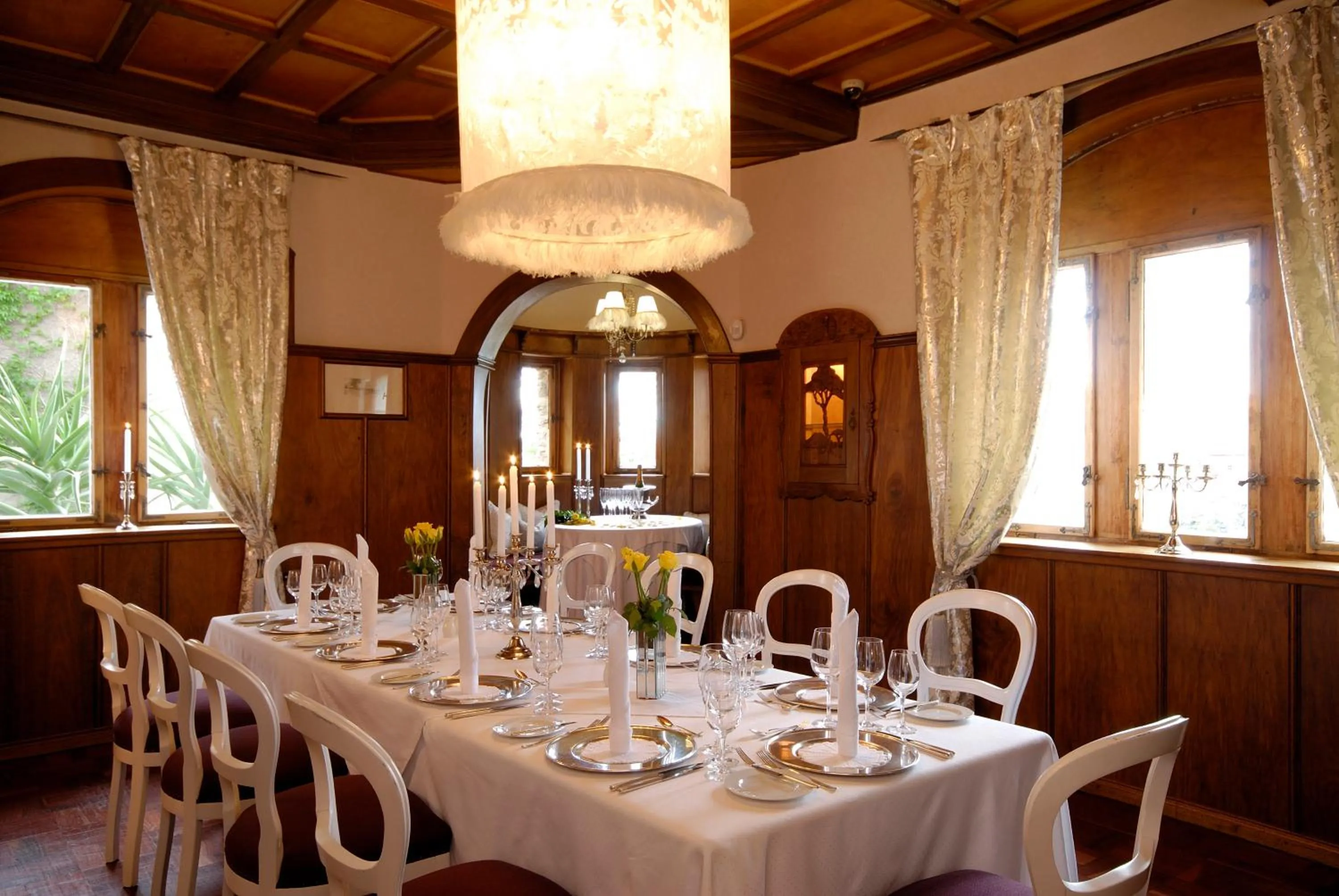 Restaurant/places to eat in Heinitzburg Boutique Hotel