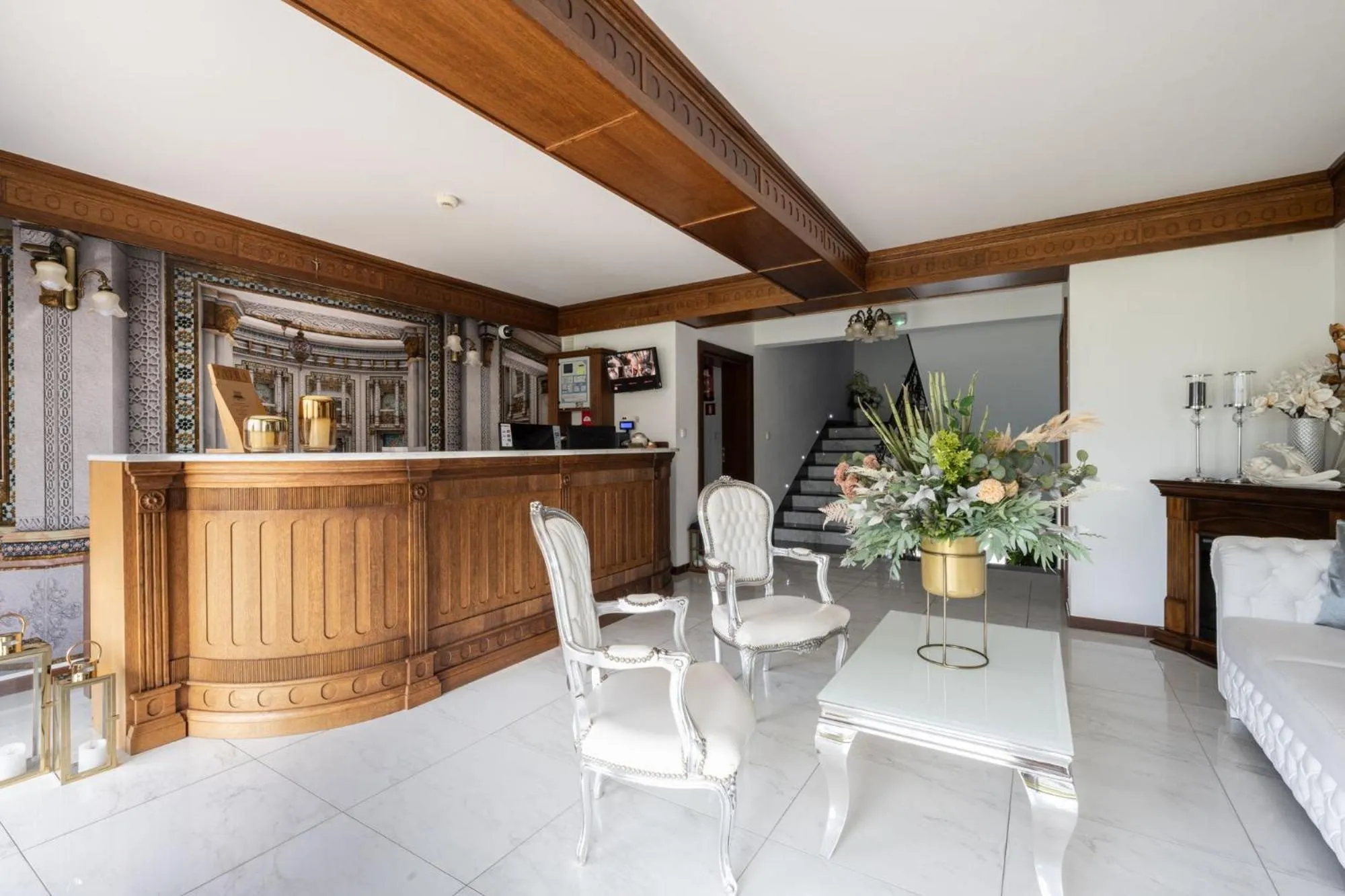 Lobby or reception in Sądelski Dwór Medical & SPA