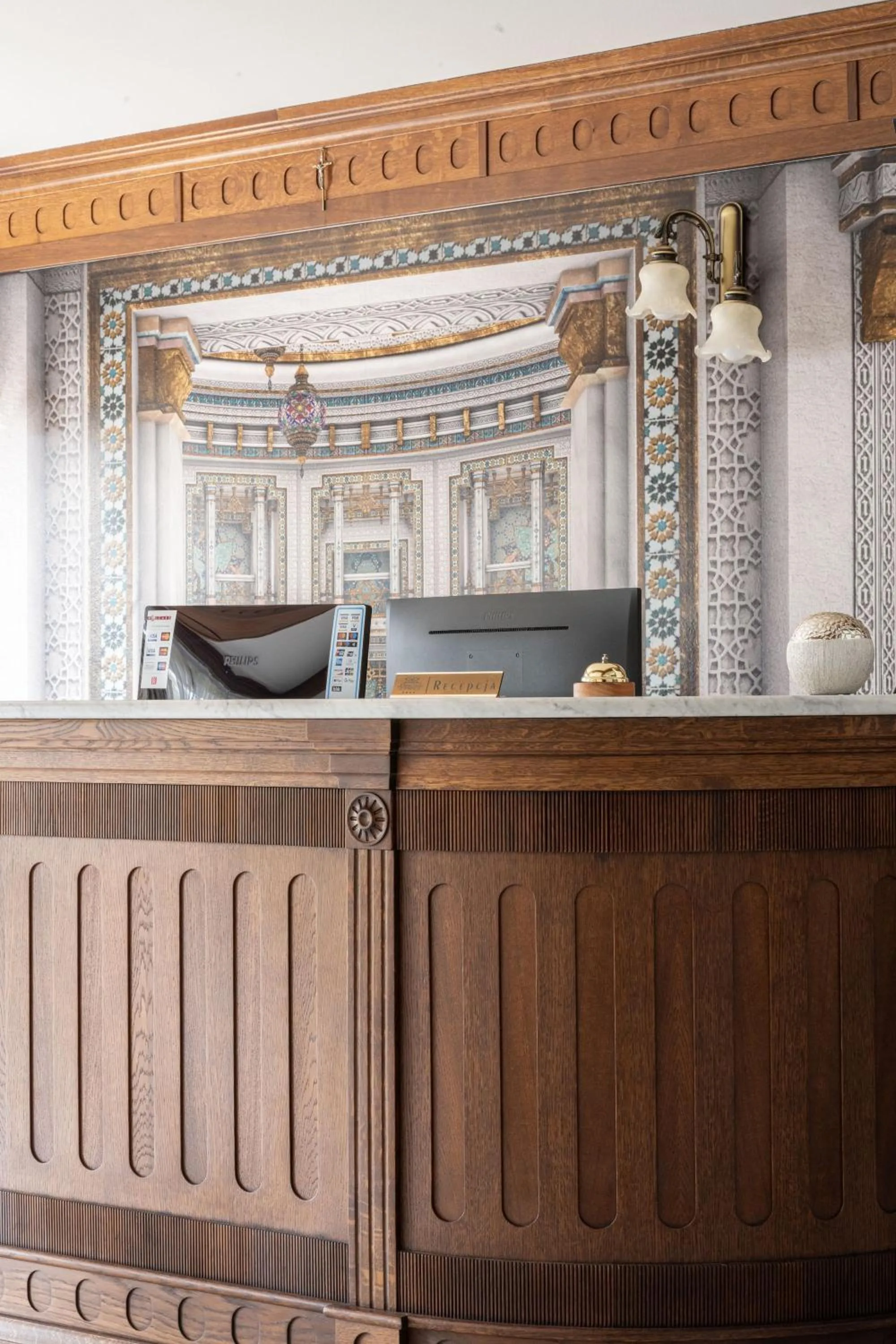 Lobby or reception in Sądelski Dwór Medical & SPA