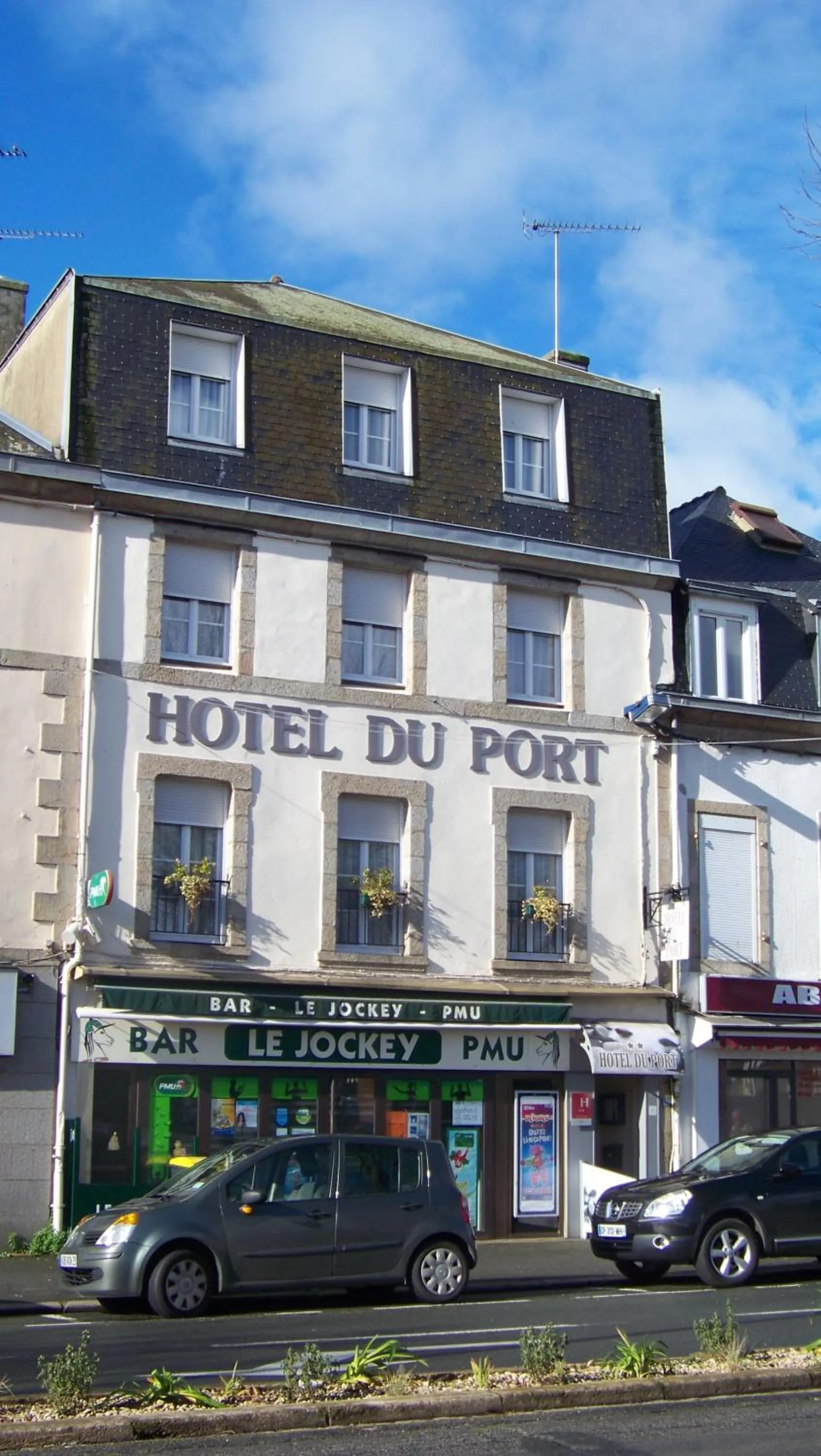 Facade/entrance in Hotel Du Port