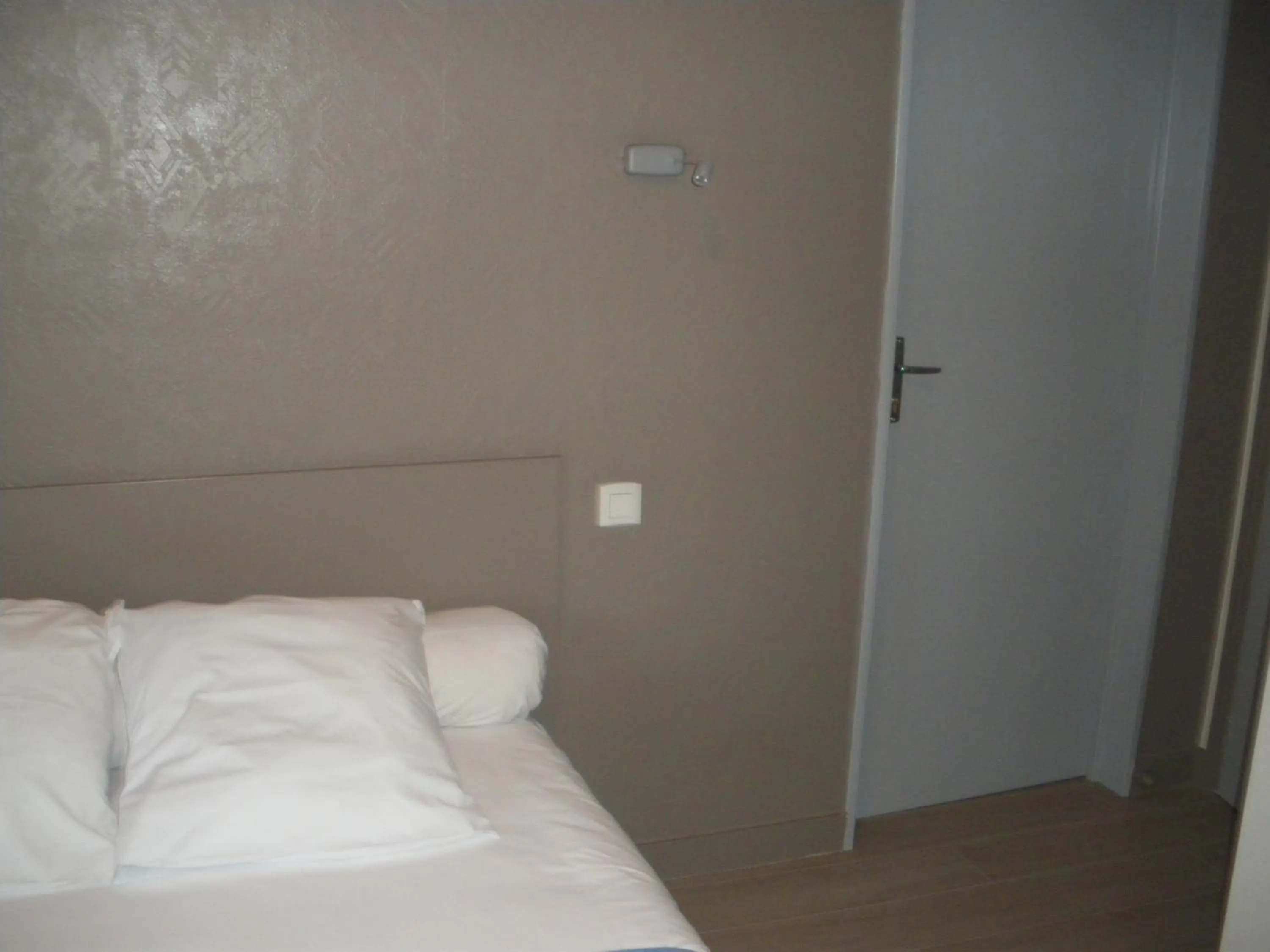 Decorative detail, Bed in Hotel Du Port