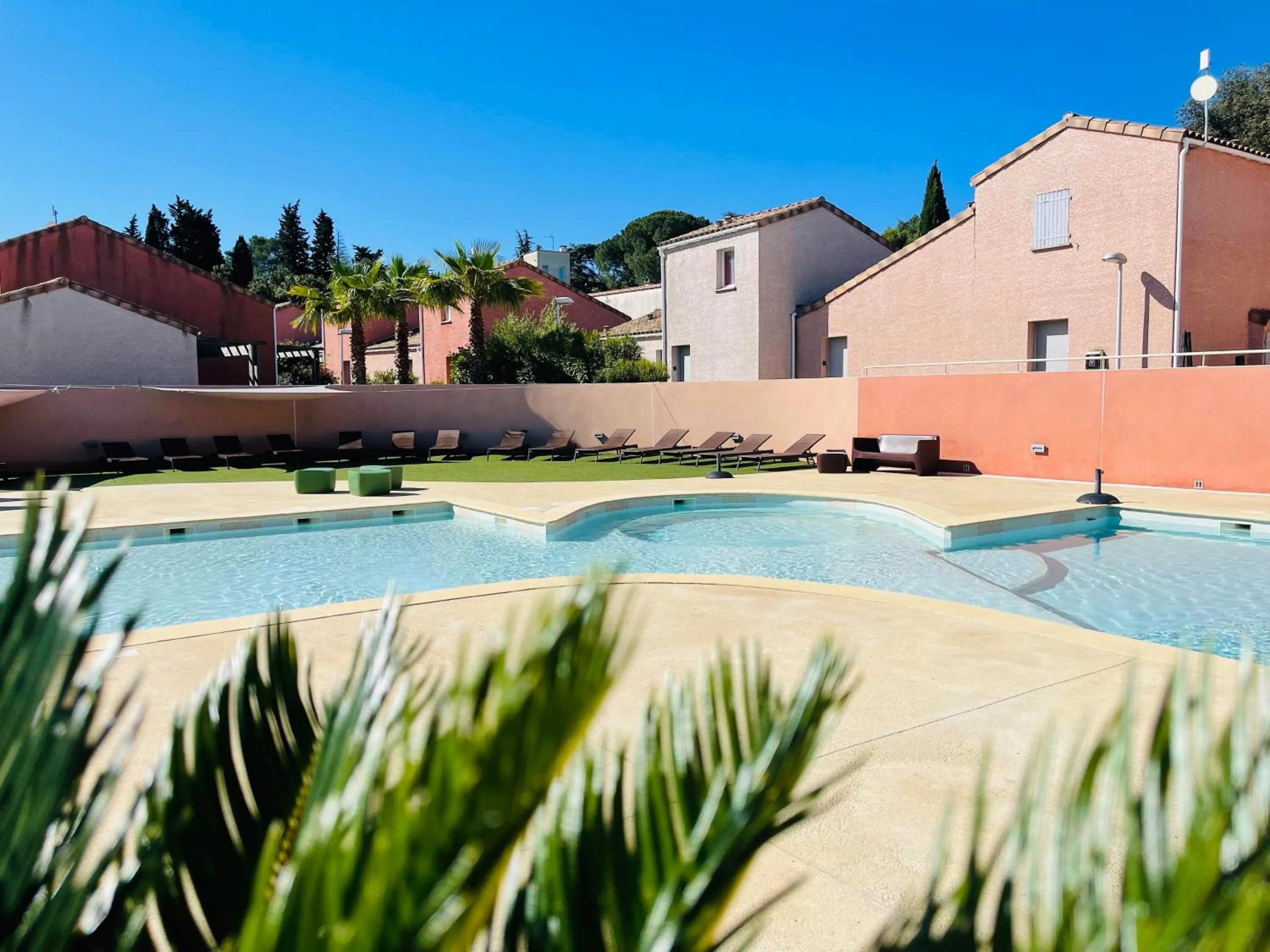 Hot Tub in Terres de France - Le Domaine de Bacchus