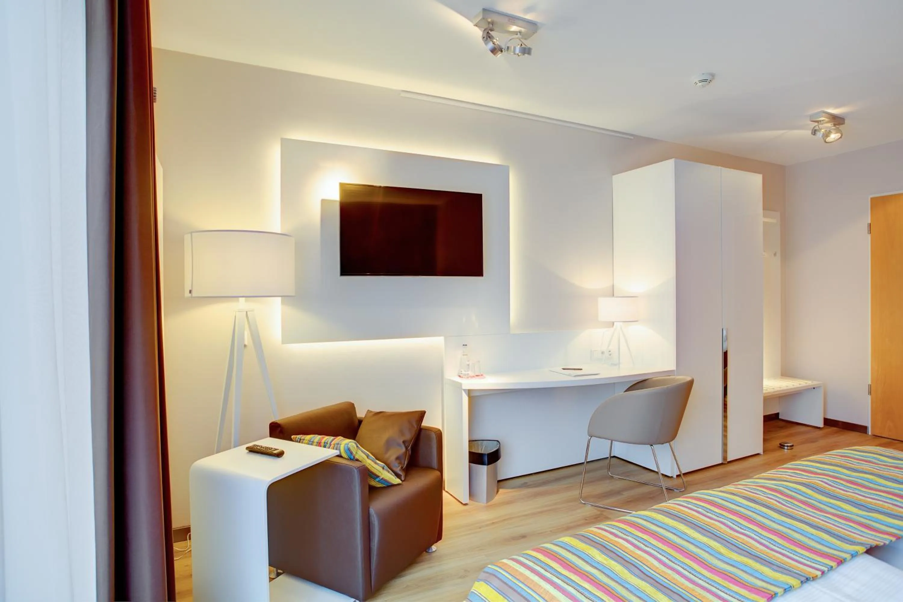 TV and multimedia, Bed in Elisabeth Hotel garni