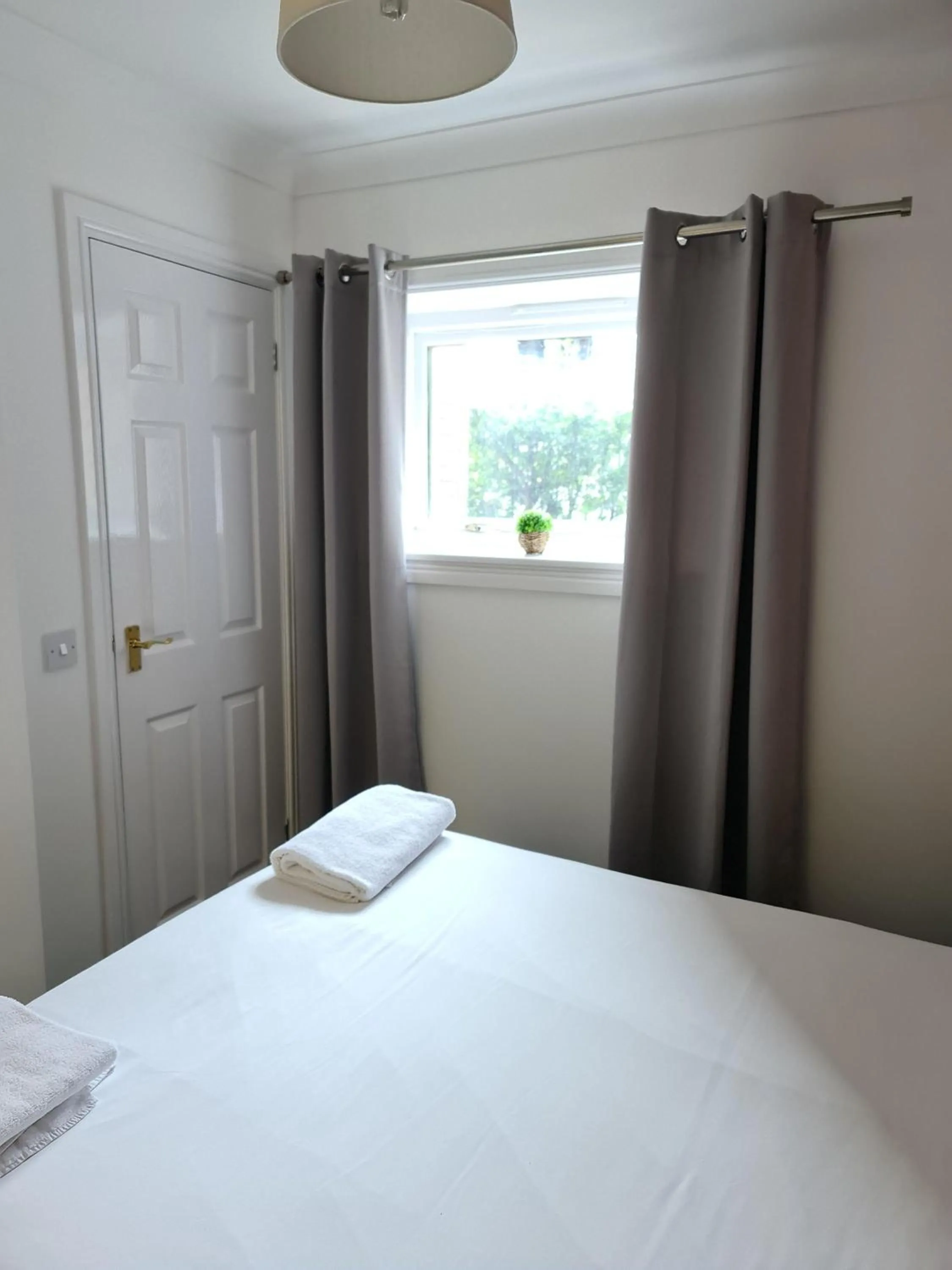 Bedroom, Bed in Tees Valley Apartments