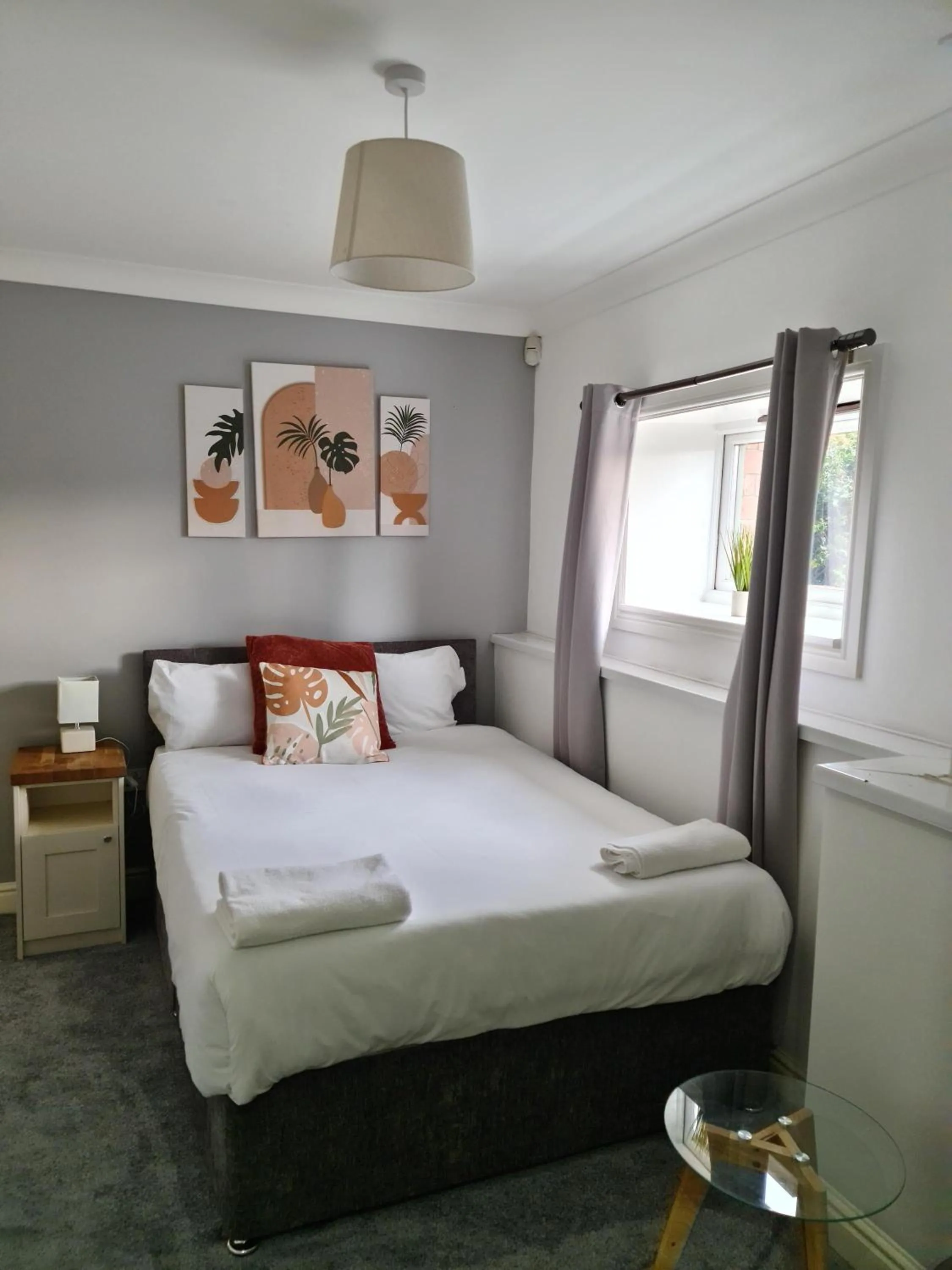 Bedroom, Bed in Tees Valley Apartments