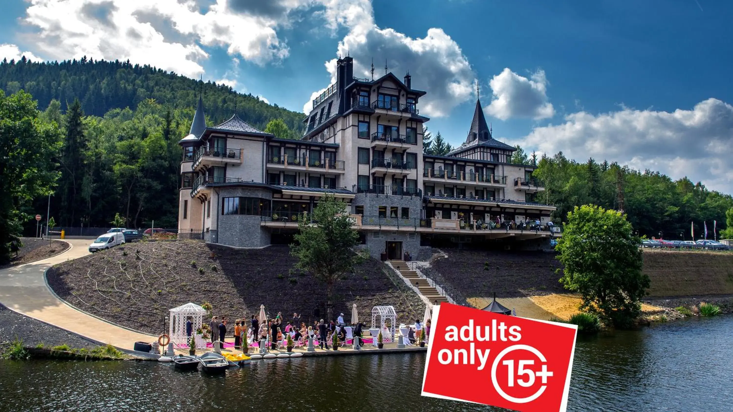 Facade/entrance in Retro Riverside Wellness Resort Facade/entrance in Retro Riverside Wellness Resort