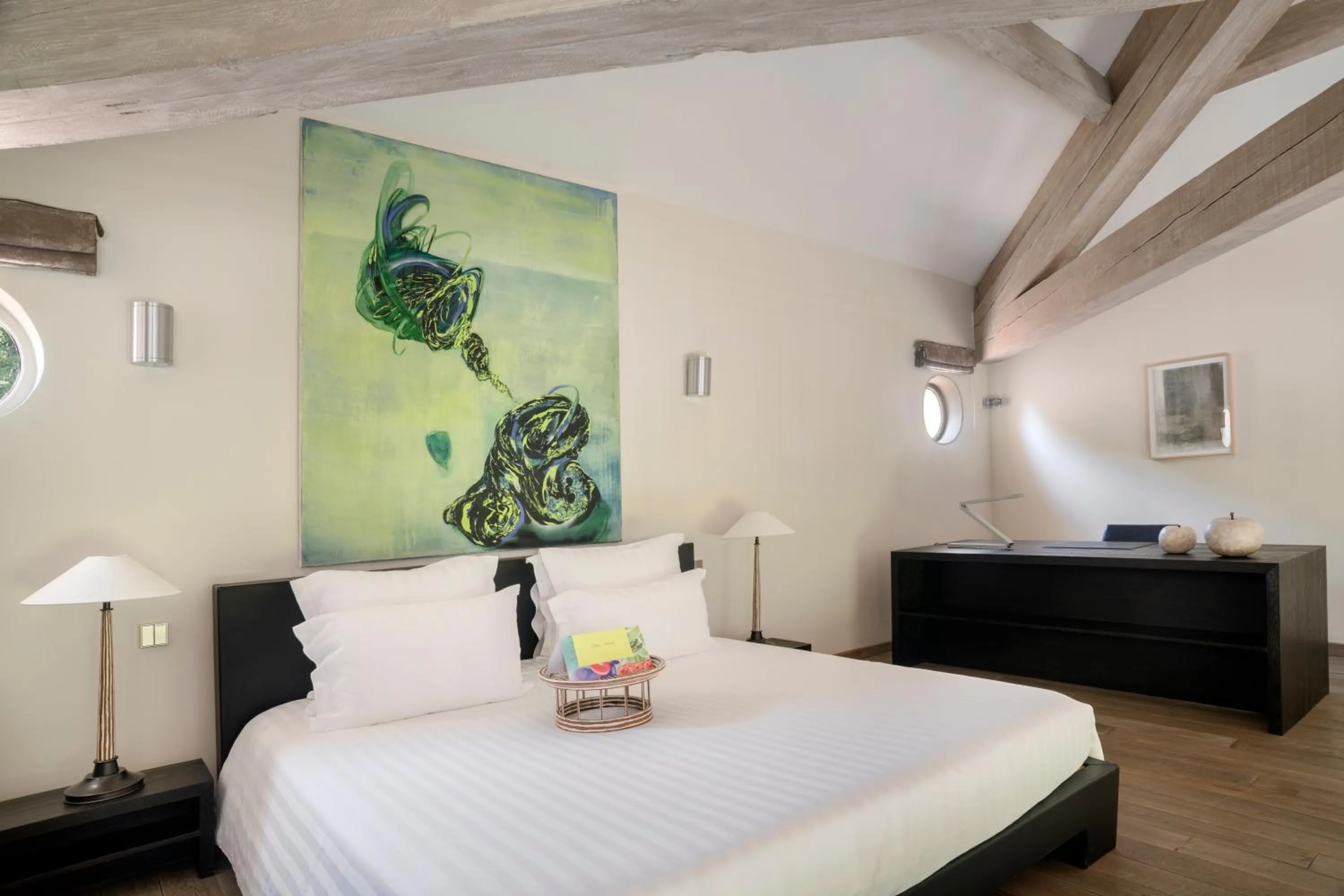 Bed in Coquillade Provence - Relais & Châteaux