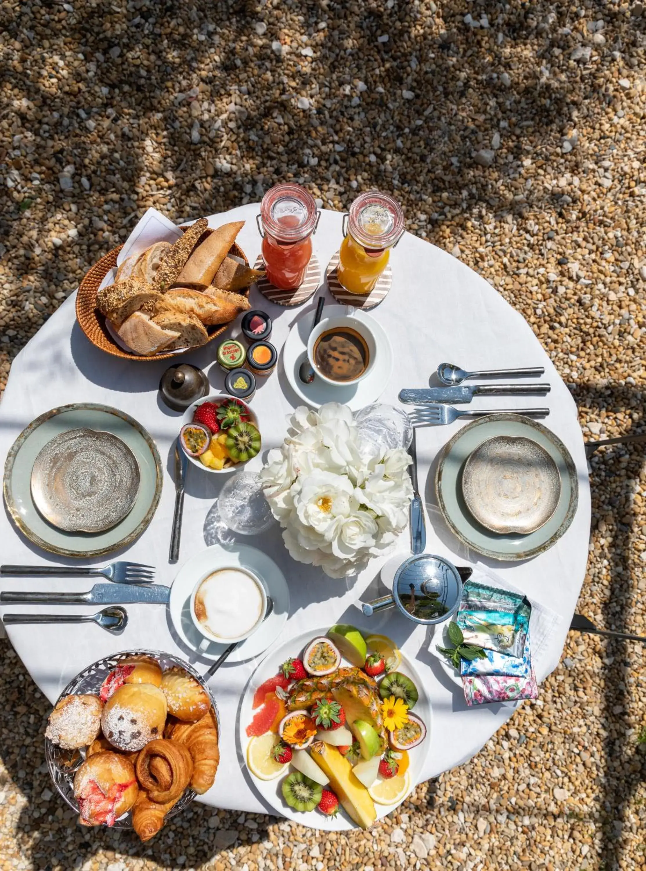 Breakfast in Coquillade Provence - Relais & Châteaux Breakfast in Coquillade Provence - Relais & Châteaux