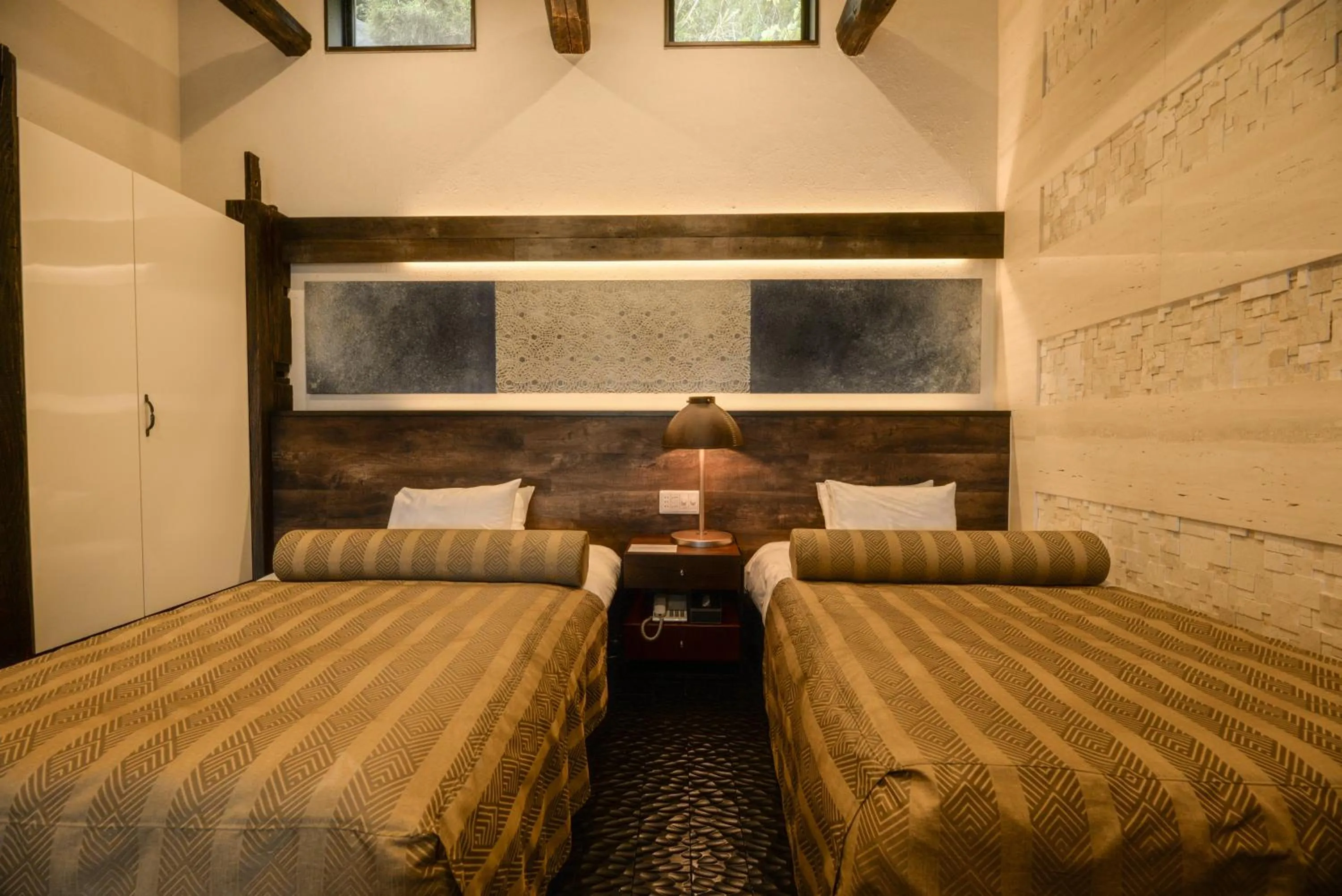 Bed in Mayu Futahari