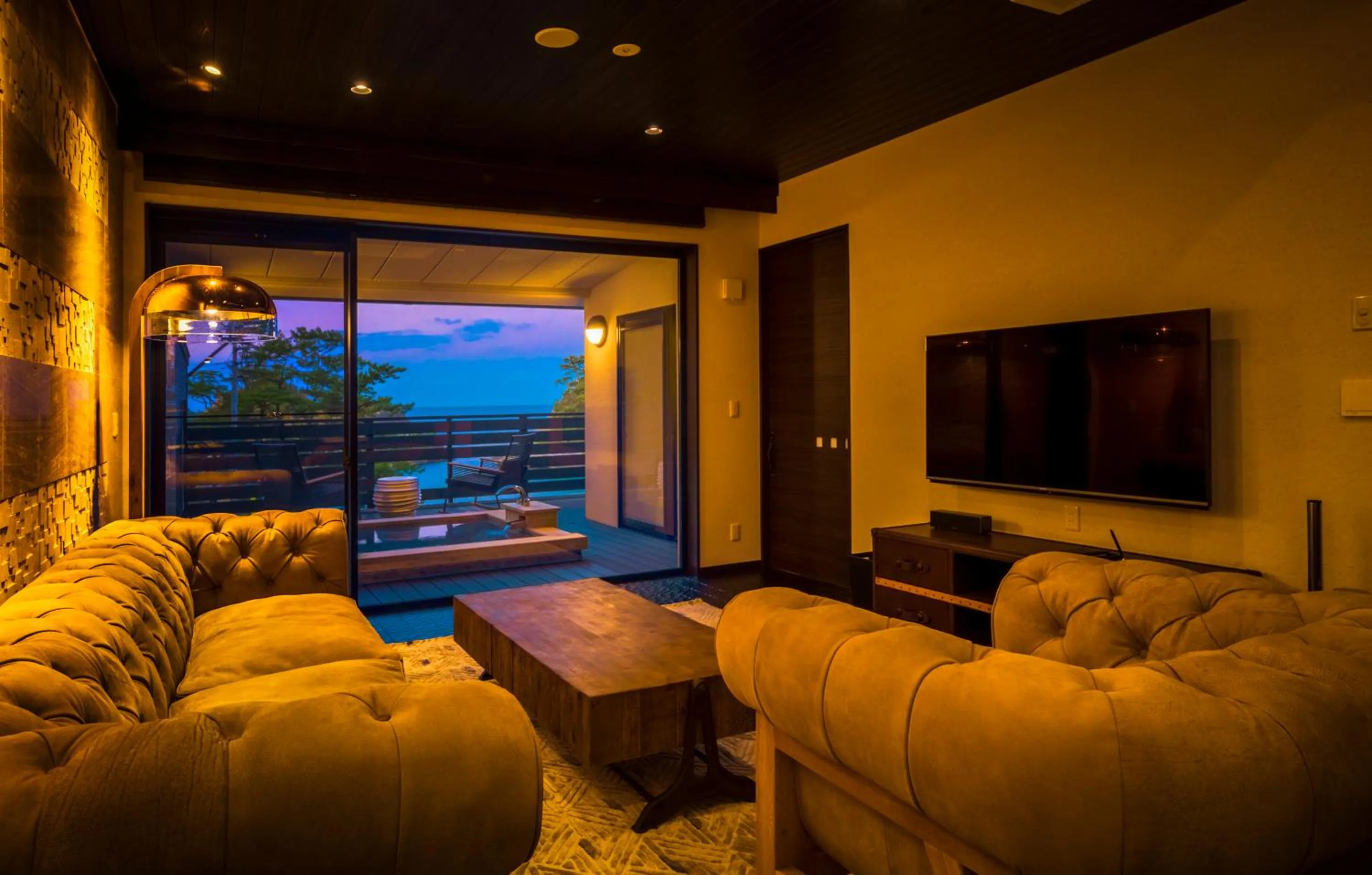 Hot Tub in Mayu Futahari