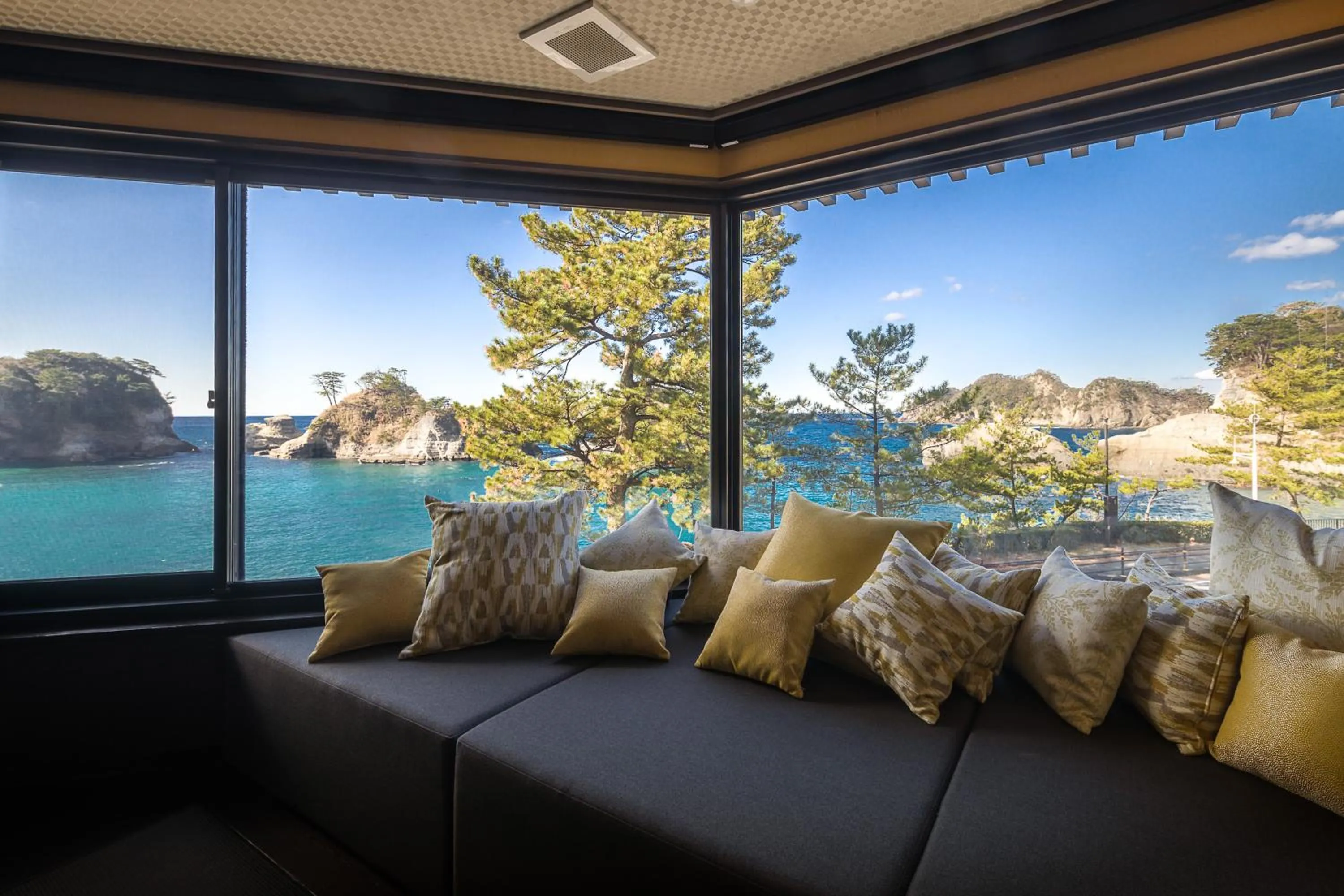 Restaurant/places to eat in Mayu Futahari