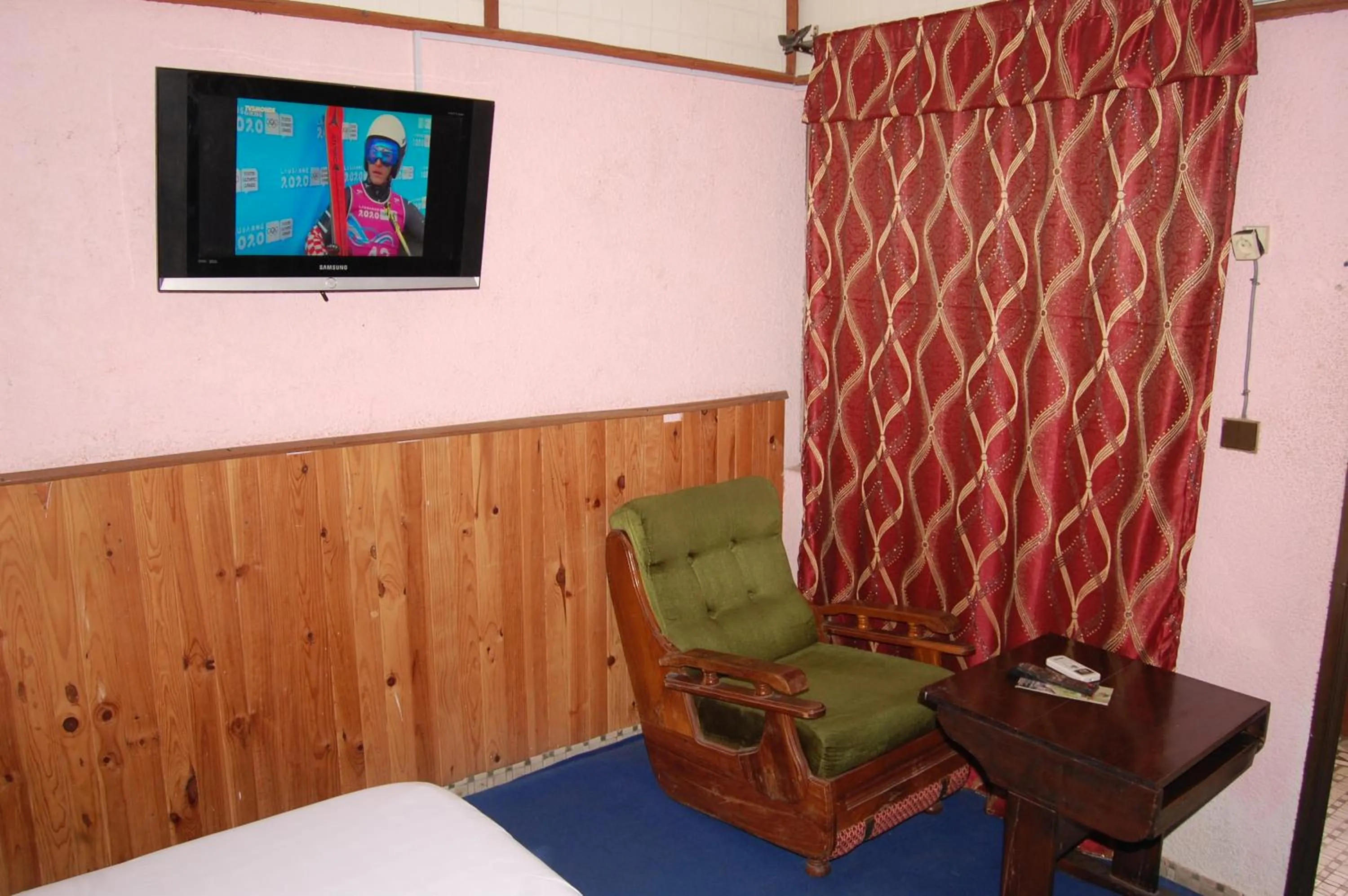 Seating area, Bed in Benin Hotel Terminus