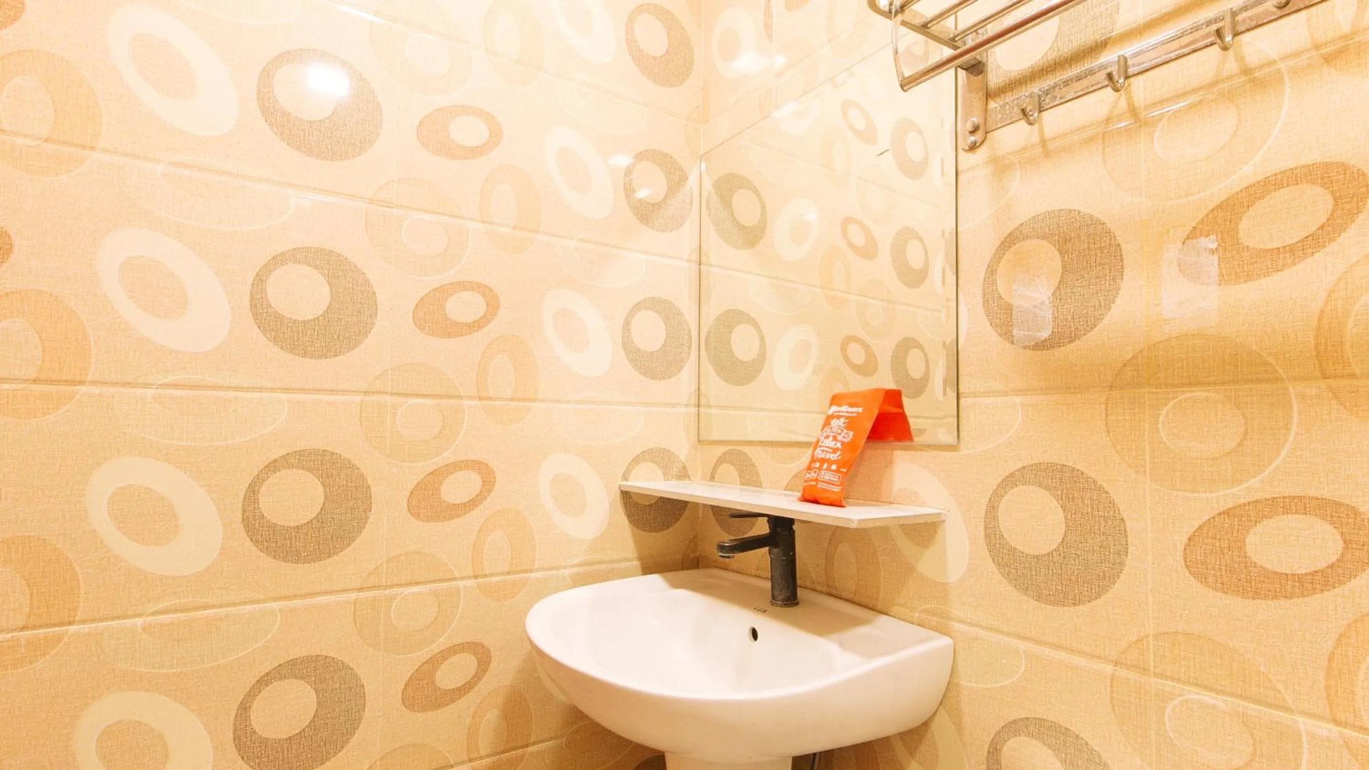 Bathroom in RedDoorz Plus Winter Benitez Cubao